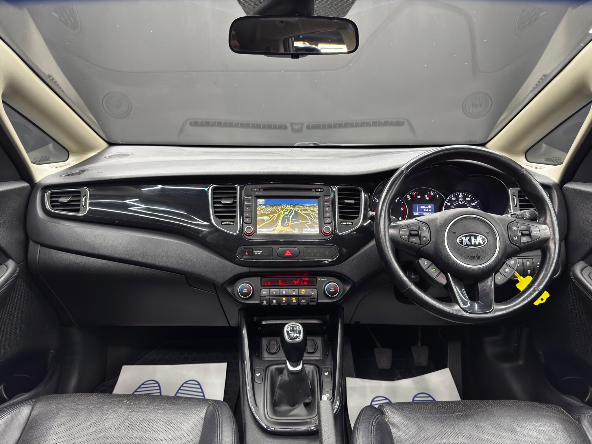 Kia Carens - Image 10