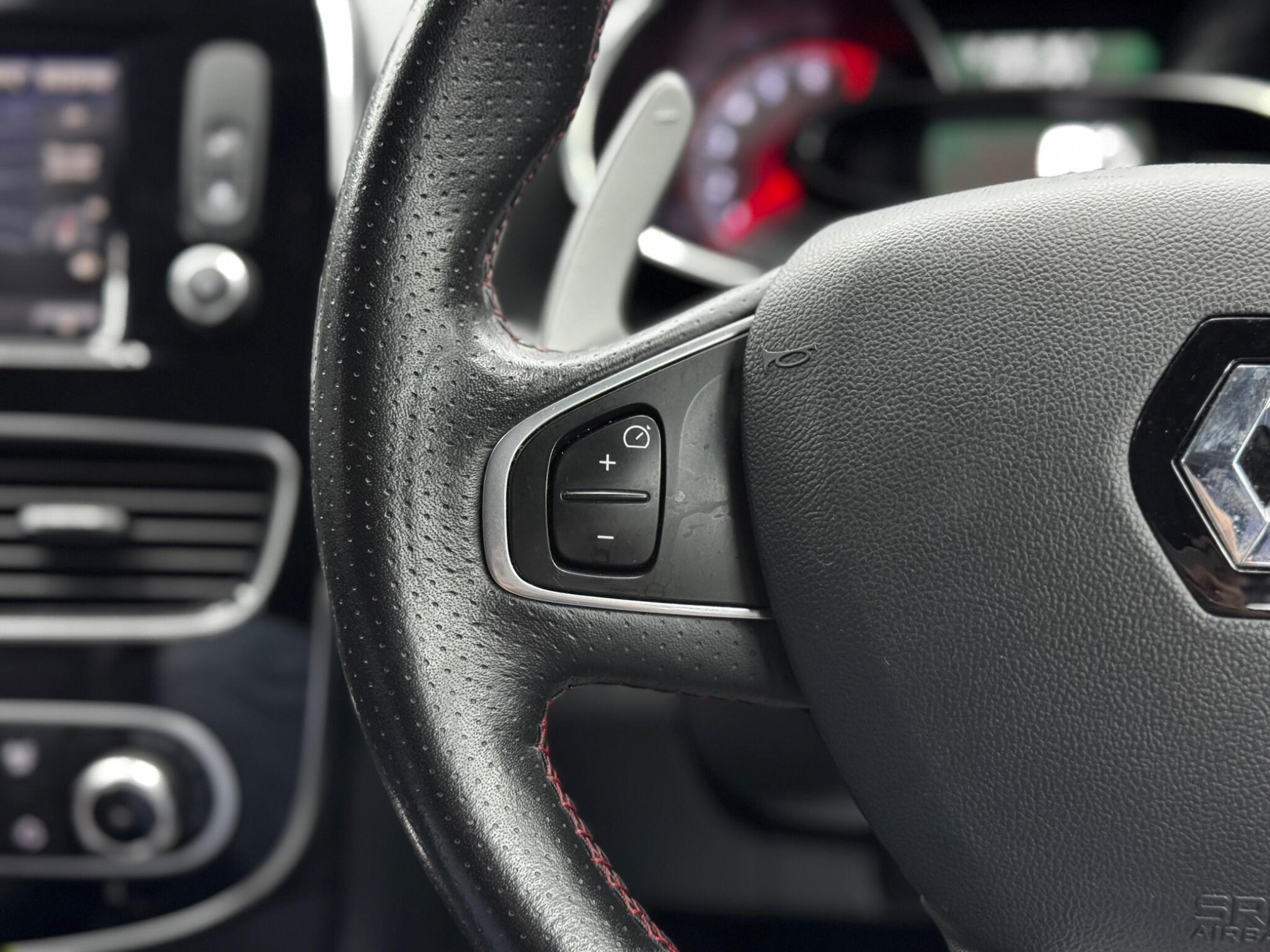 Renault Clio - Image 20