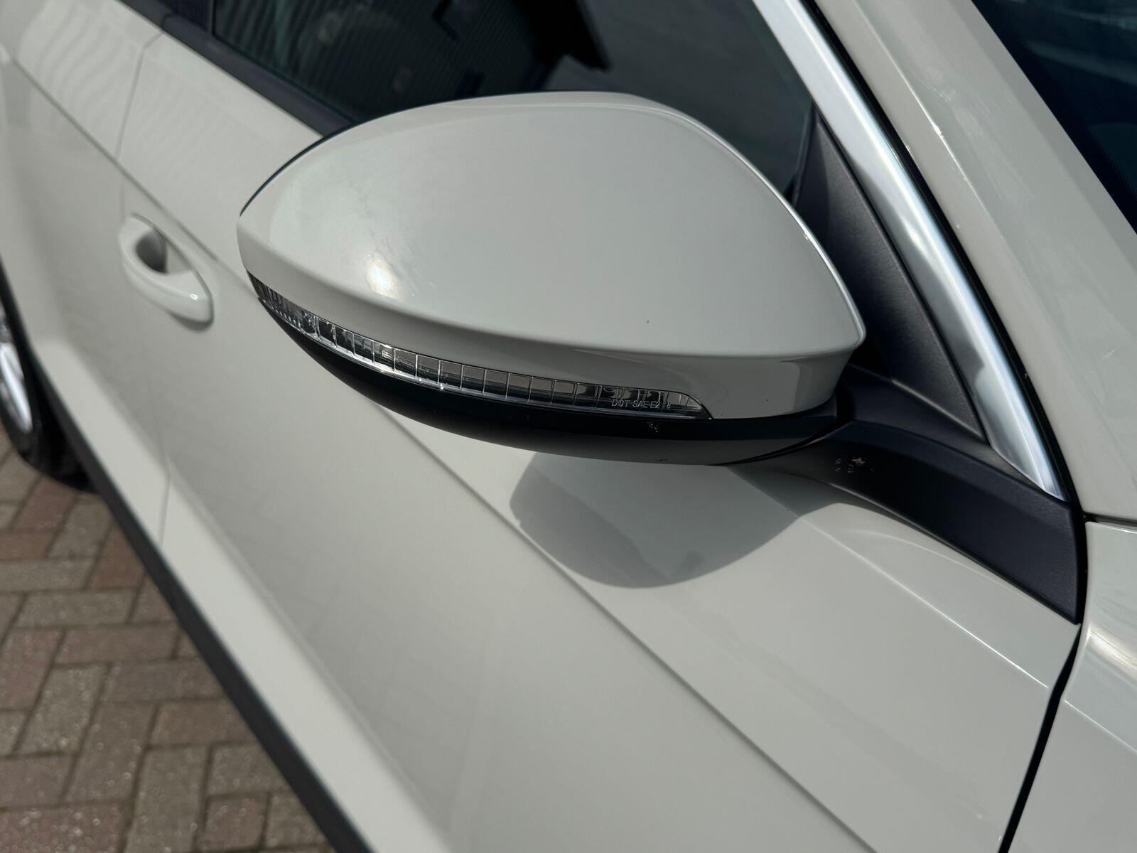 Volkswagen T-Roc - Image 11
