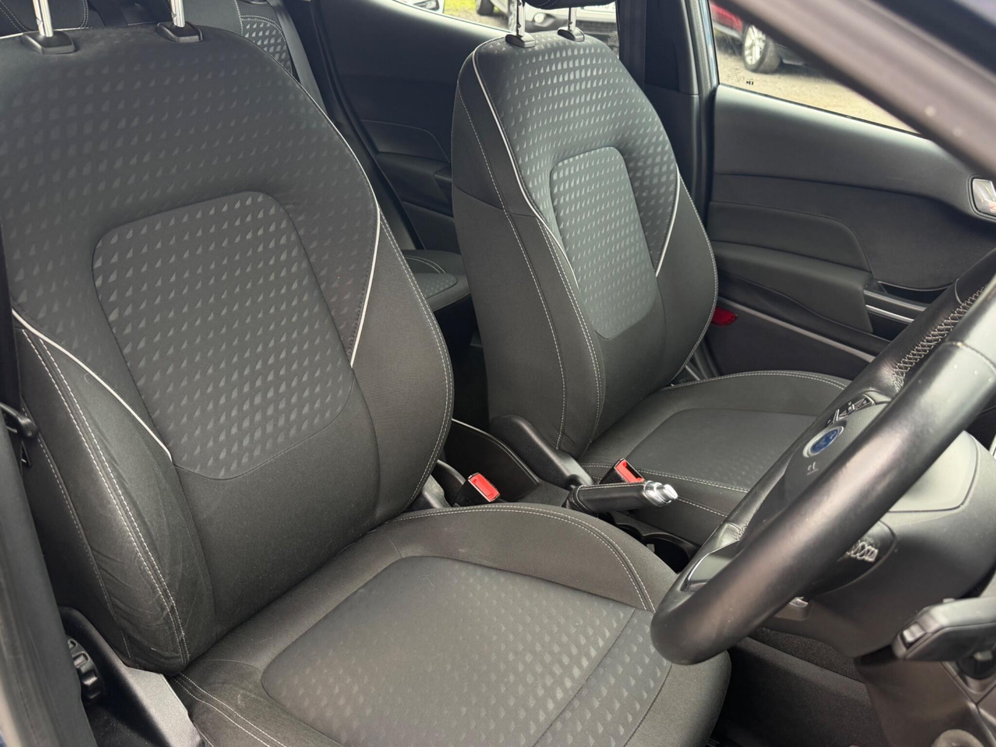 Ford Fiesta - Image 11