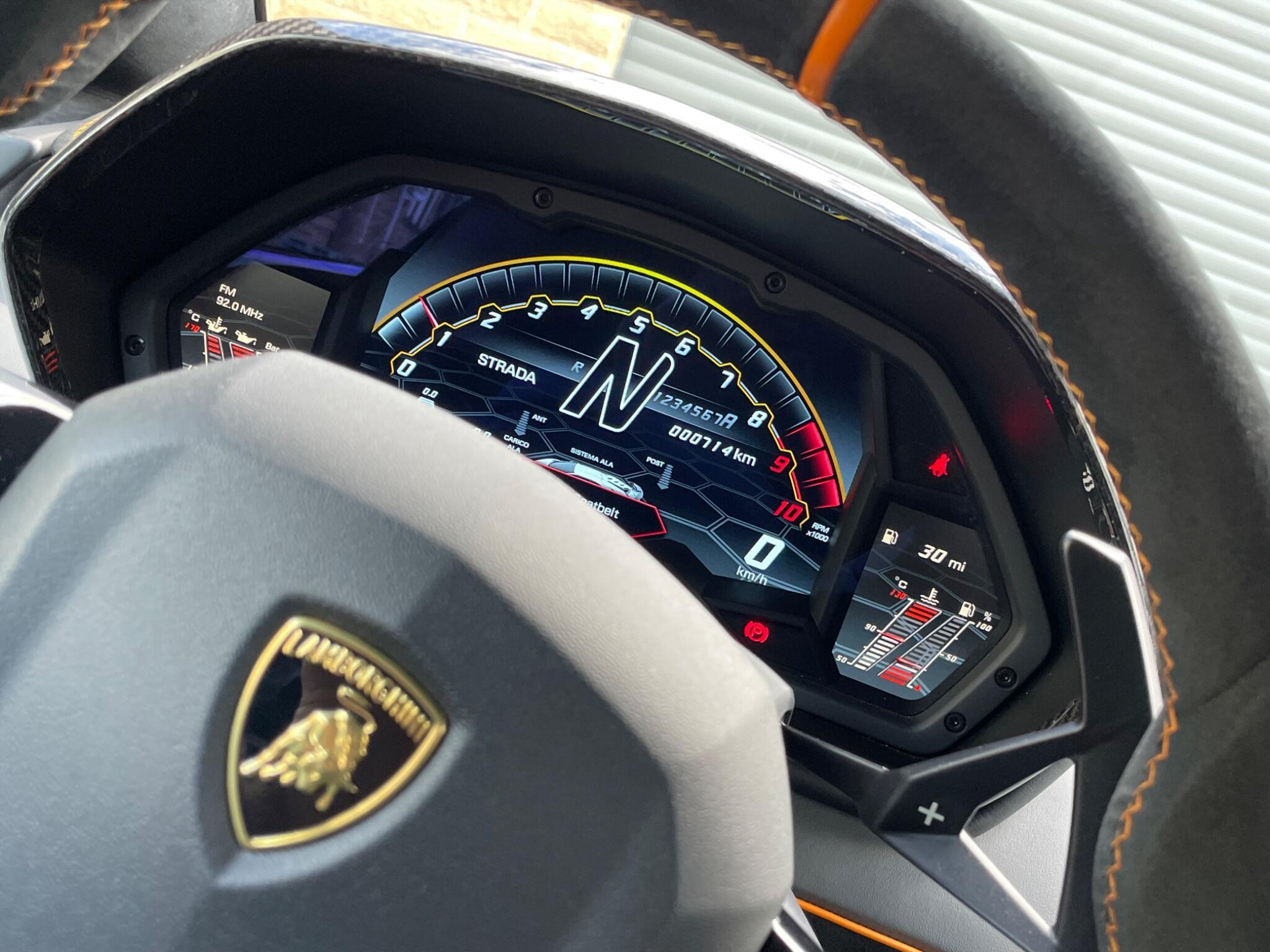 Lamborghini Aventador - Image 18