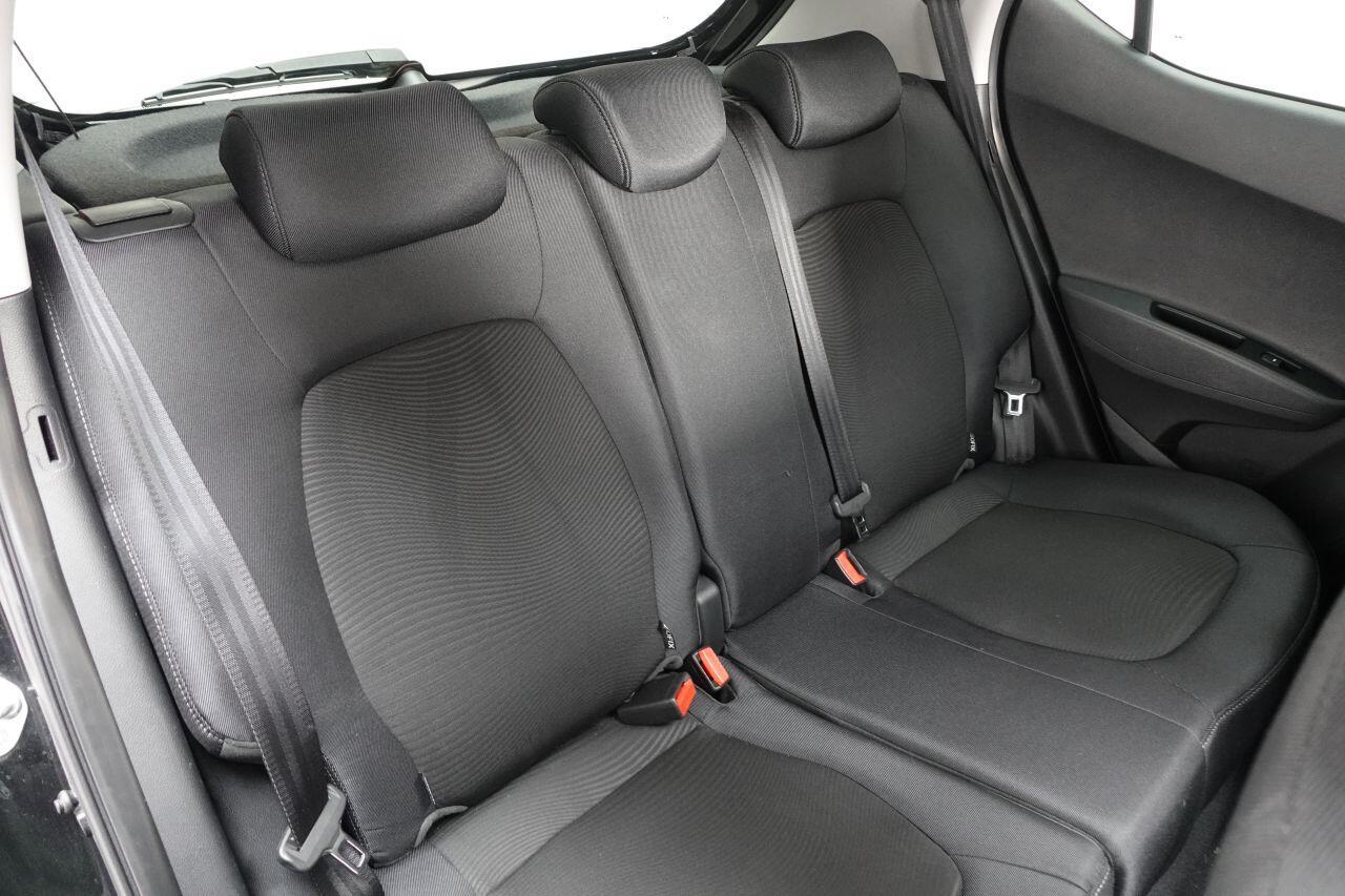 Hyundai i10 - Image 18