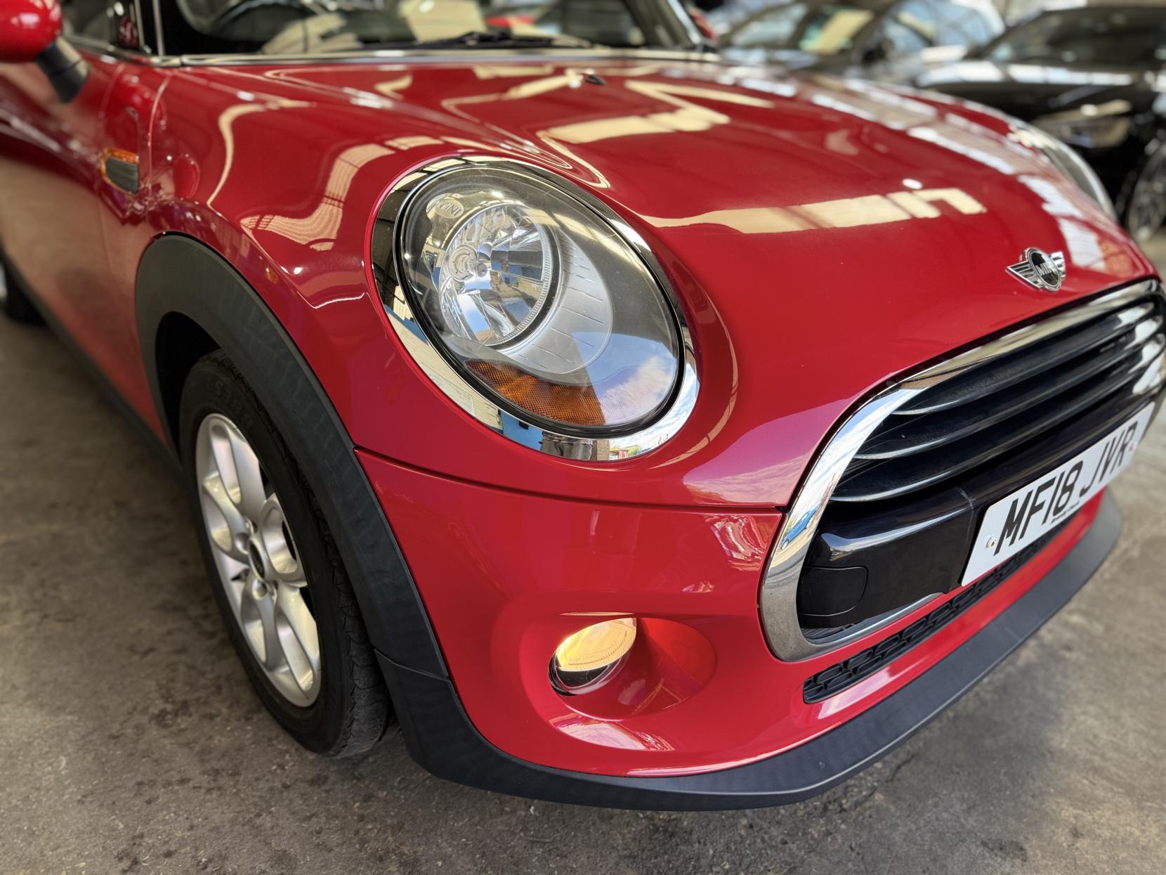 MINI Convertible - Image 10