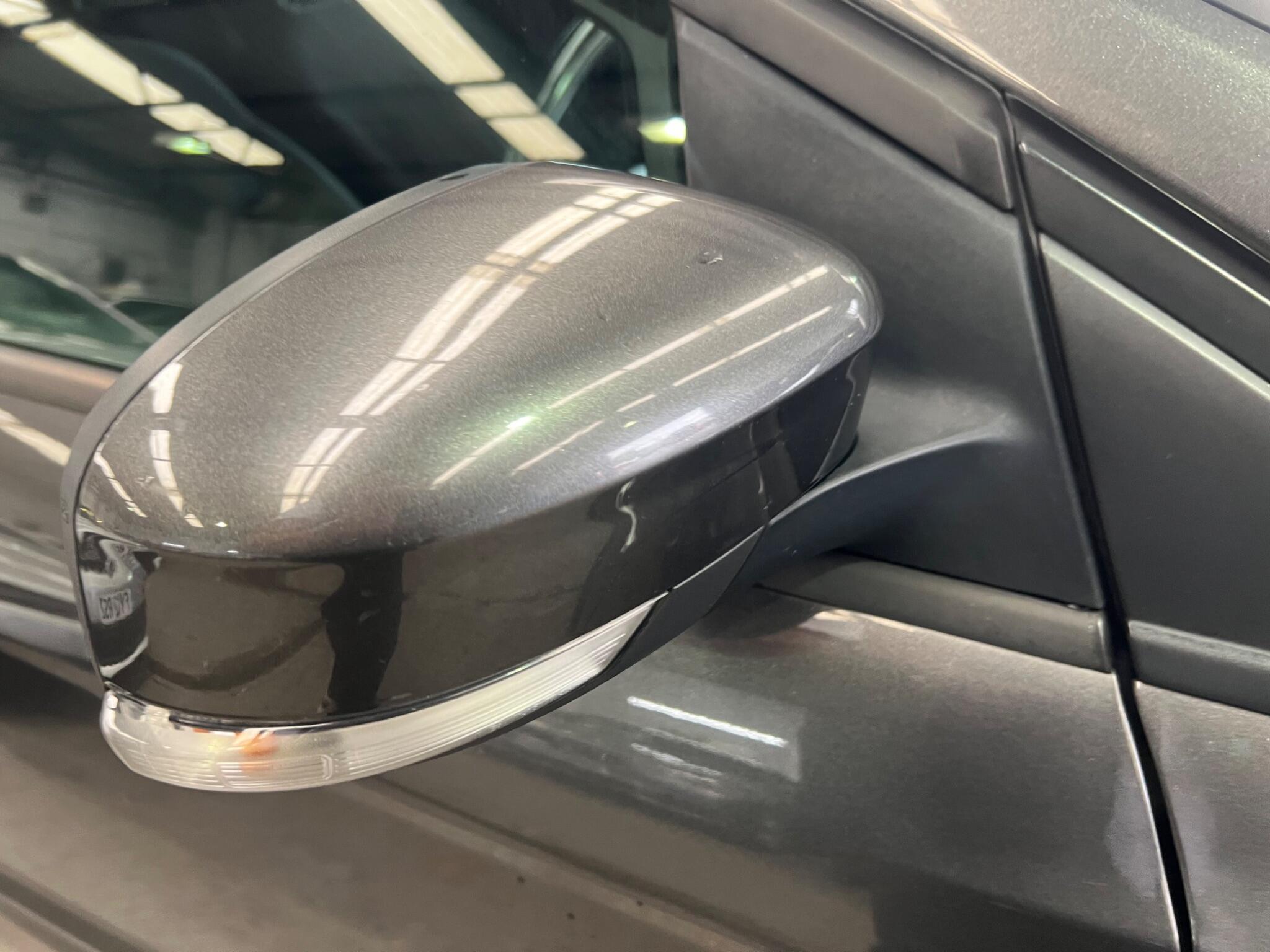 Ford Focus - Image 20