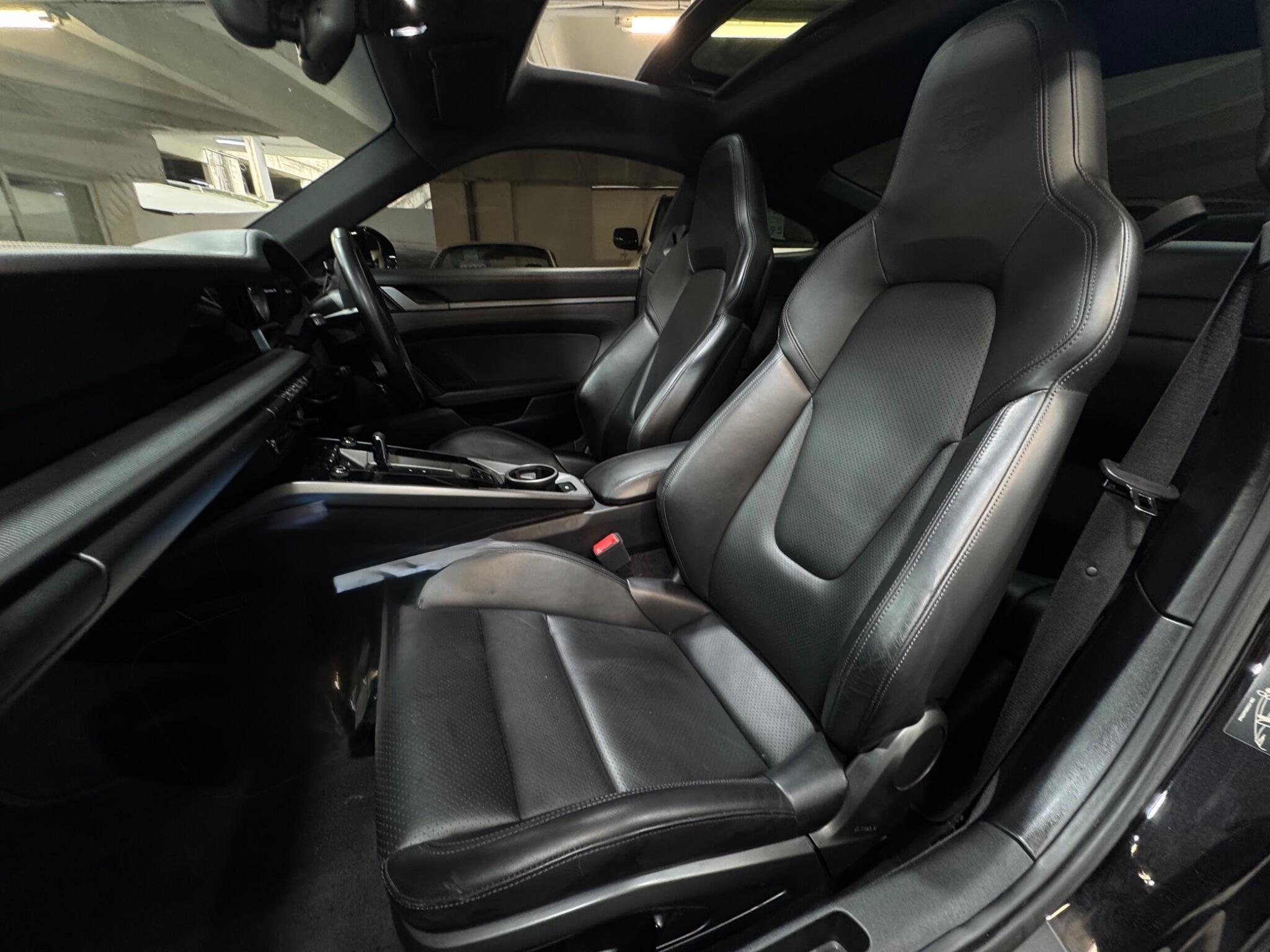 Porsche 911 - Image 11