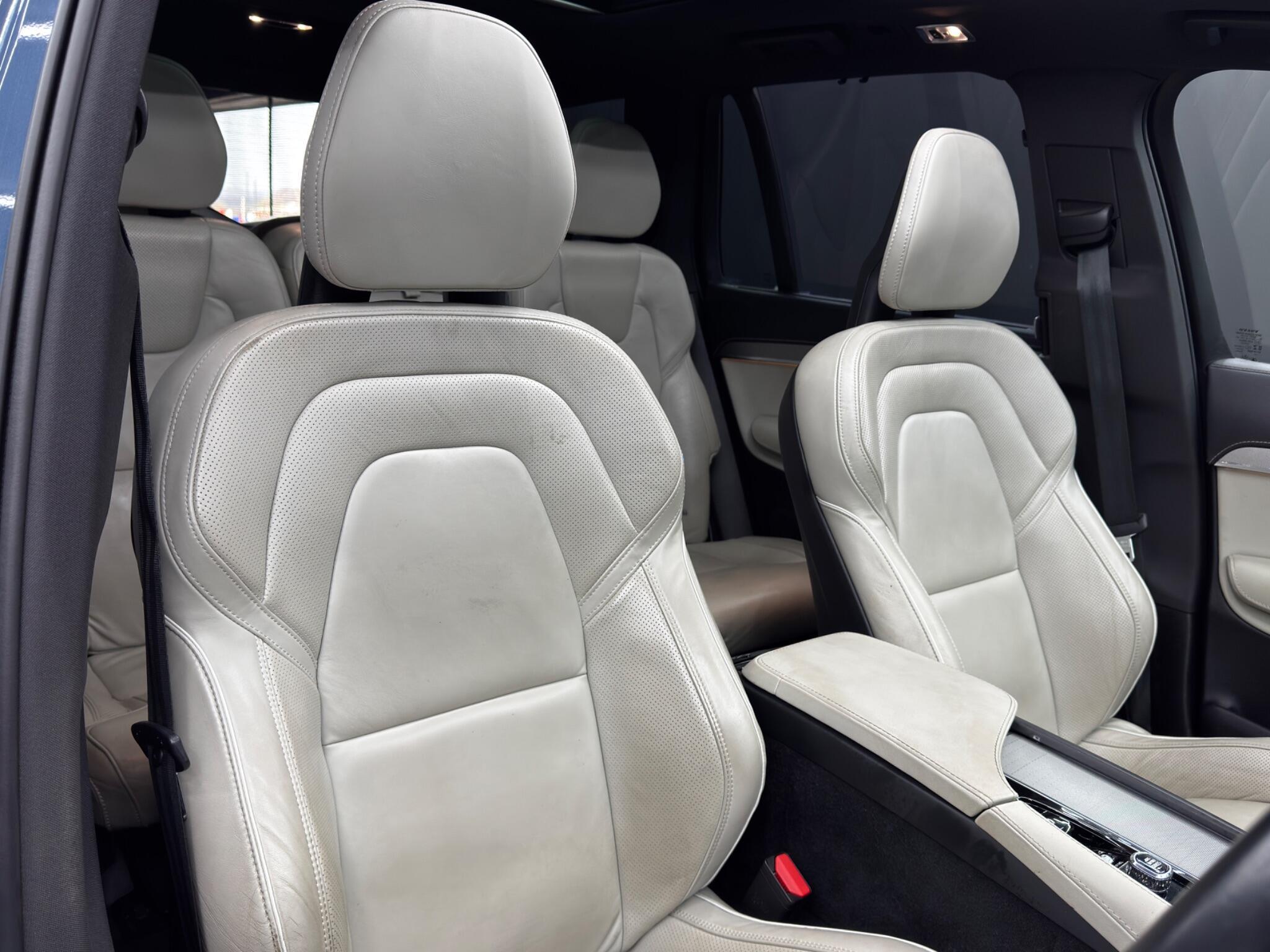 Volvo XC90 - Image 12