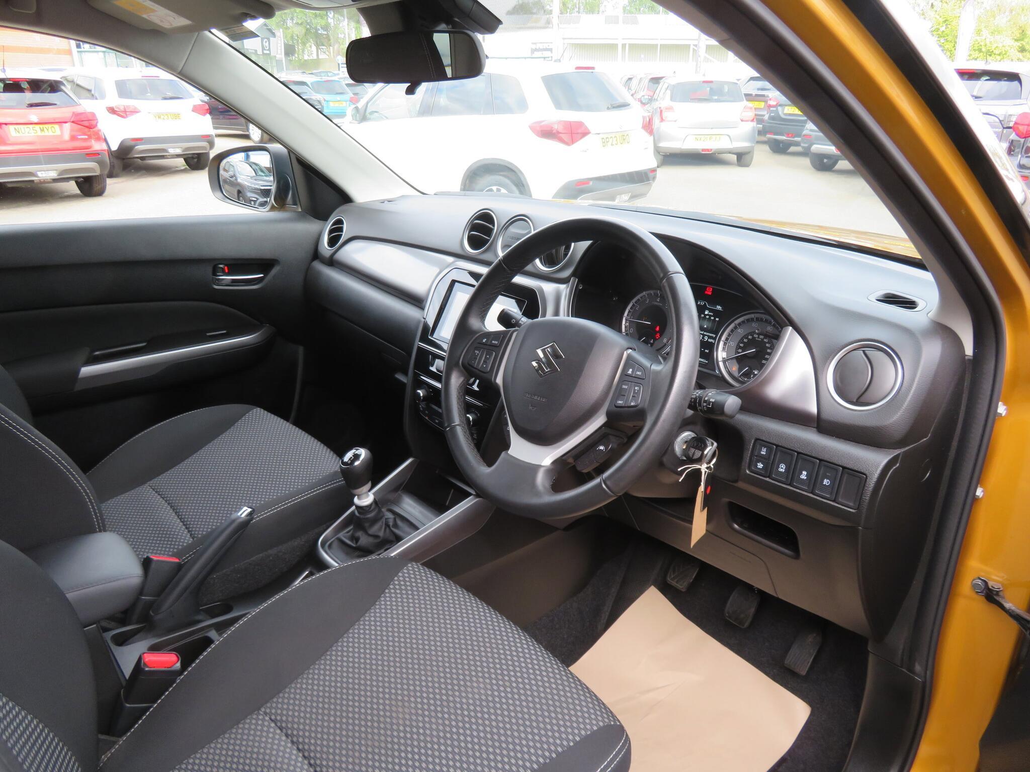 Suzuki Vitara - Image 13