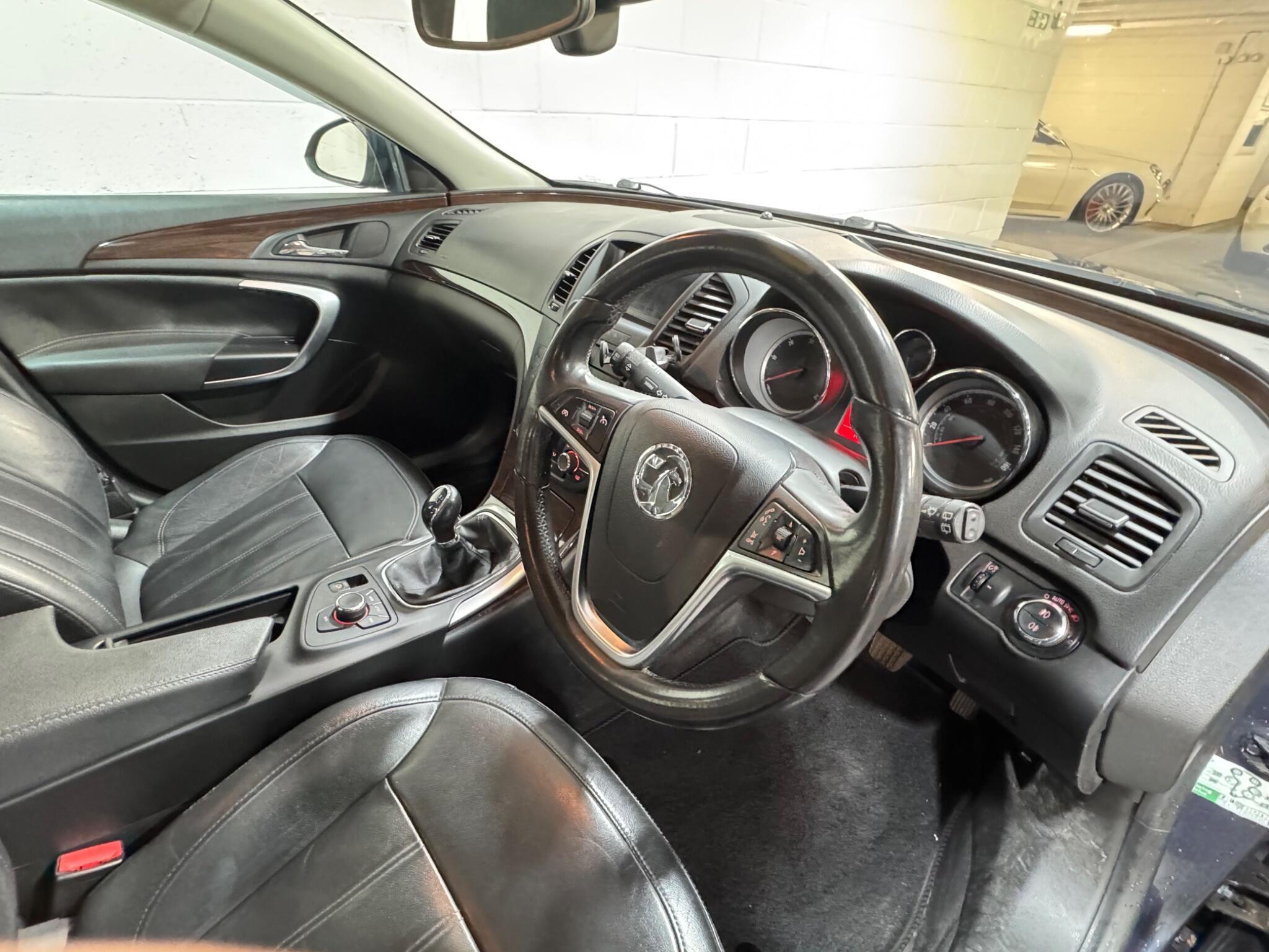 Vauxhall Insignia - Image 9