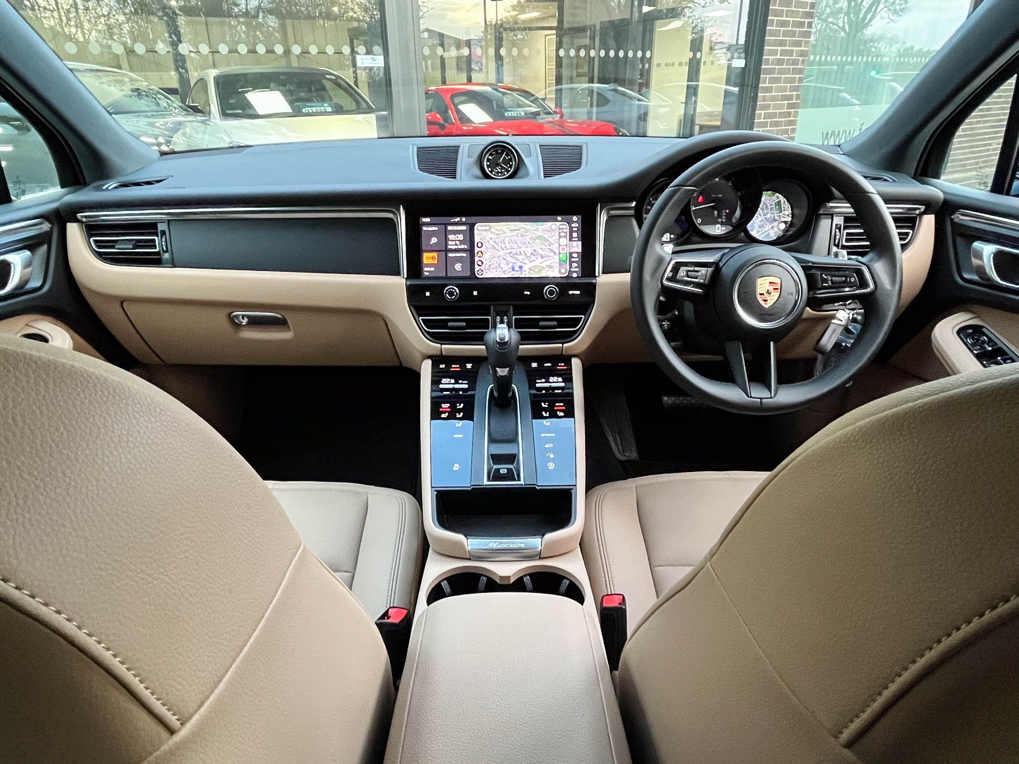 Porsche Macan - Image 9