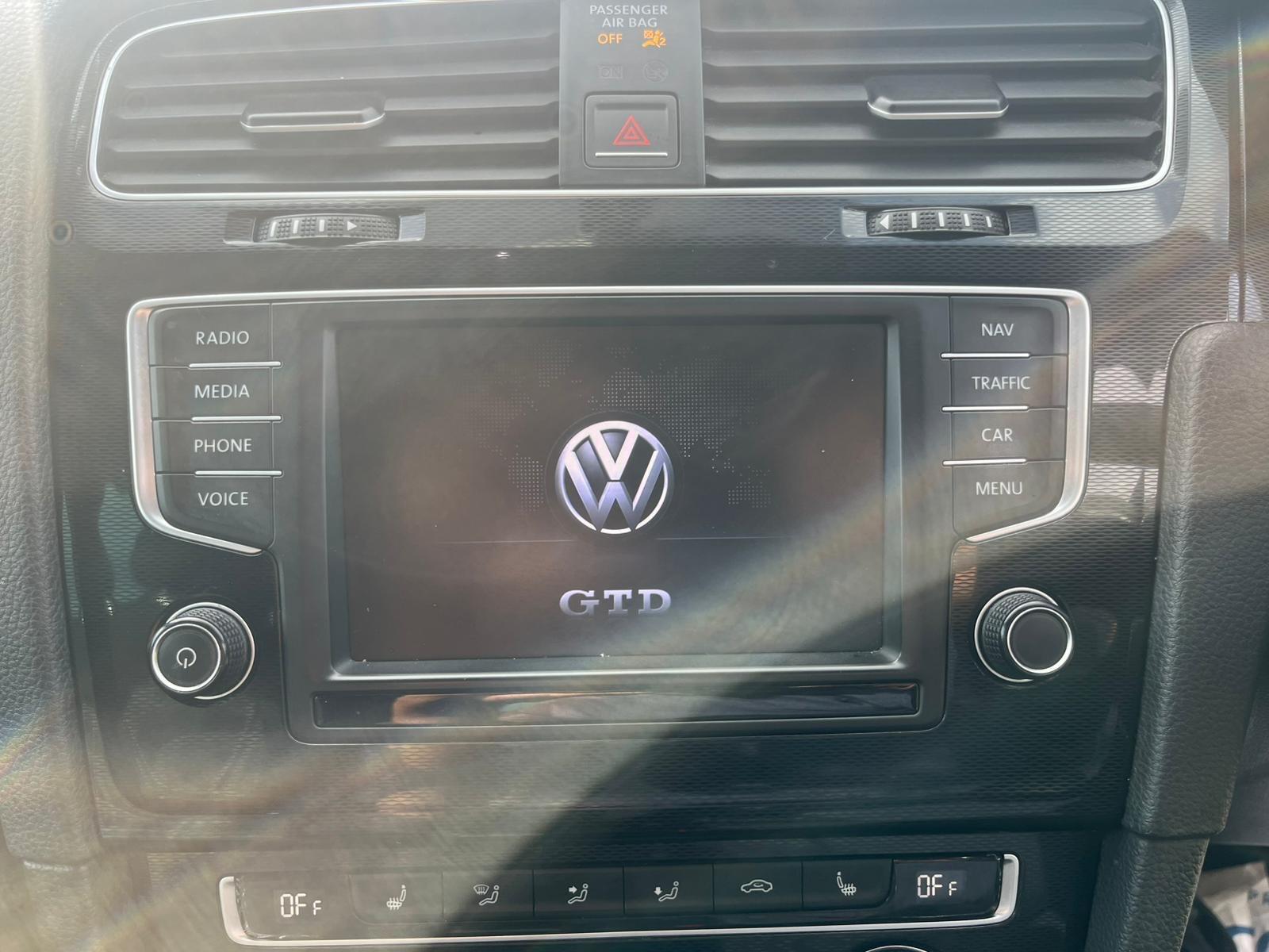 Volkswagen Golf - Image 16