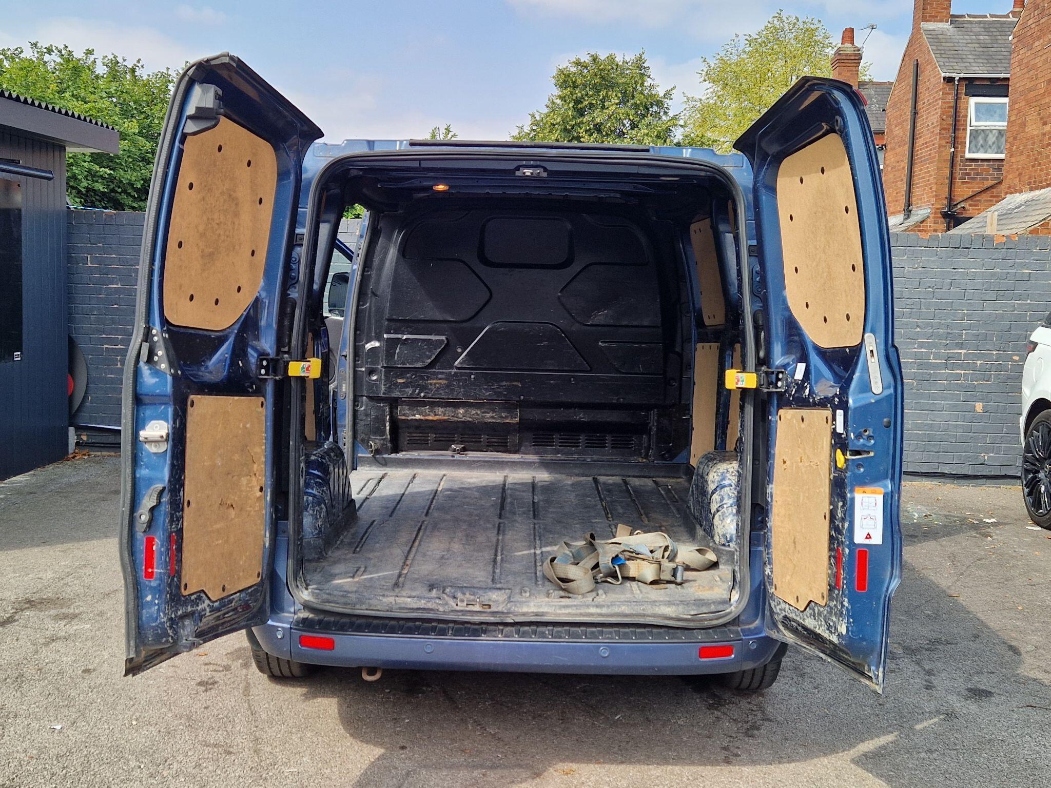 Ford Transit Custom - Image 19