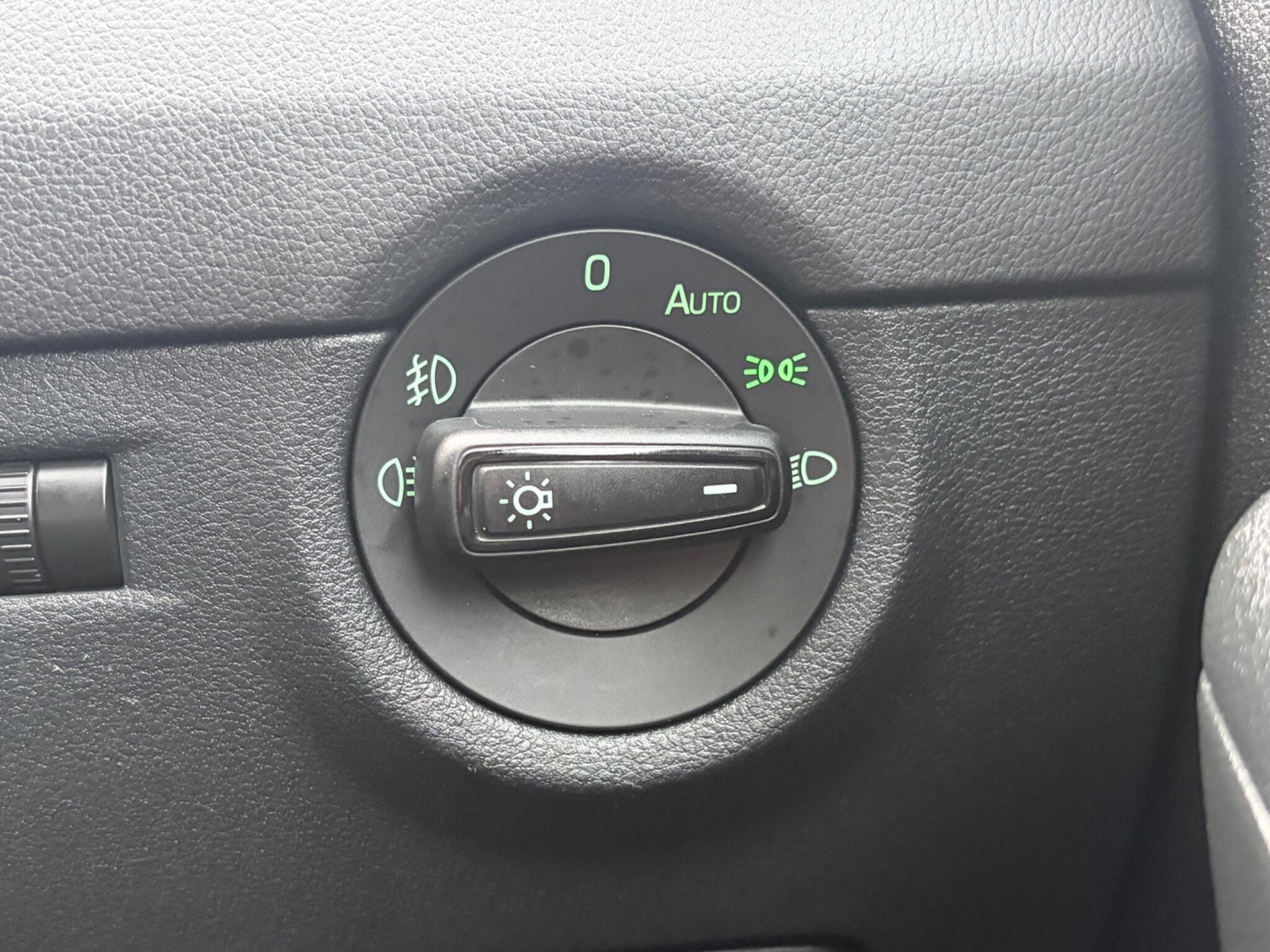 Skoda Octavia - Image 25