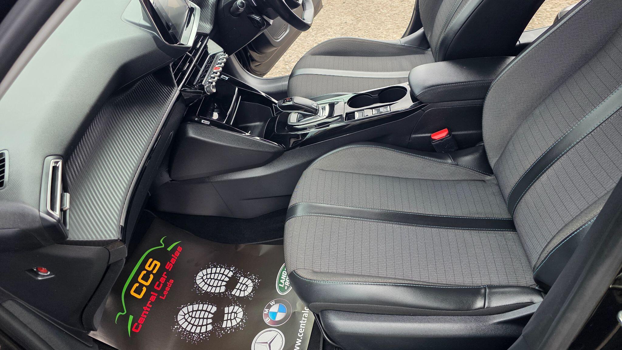 Peugeot 208 - Image 32