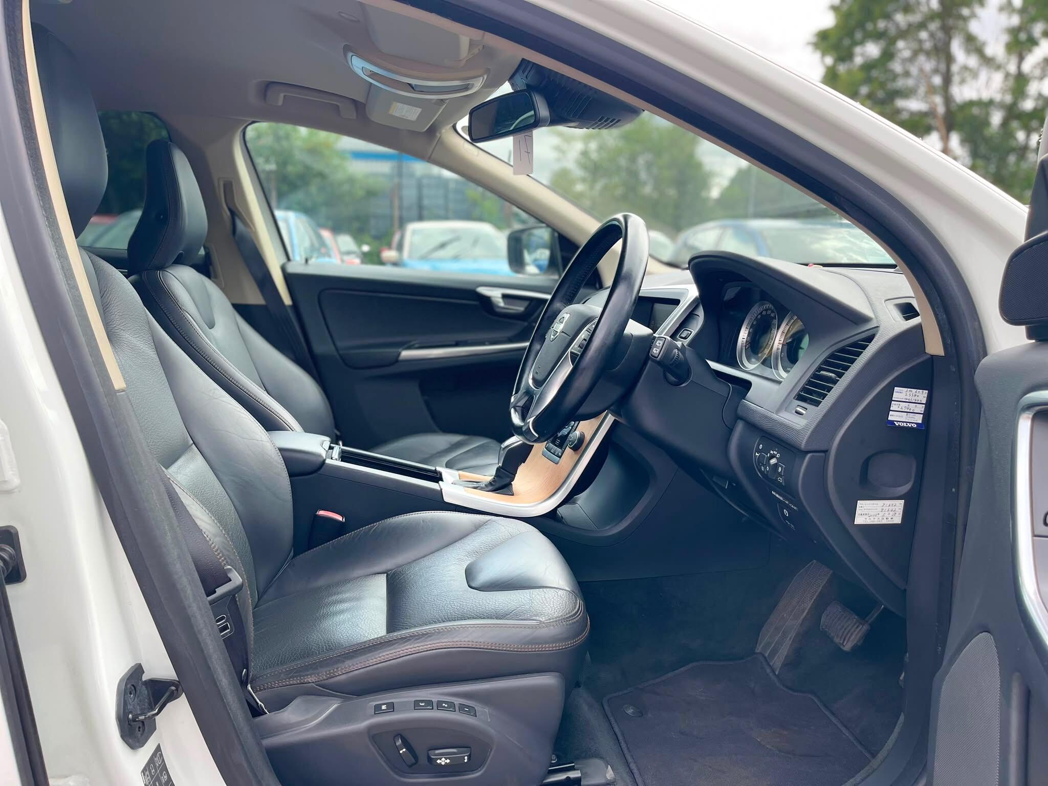 Volvo XC60 - Image 10