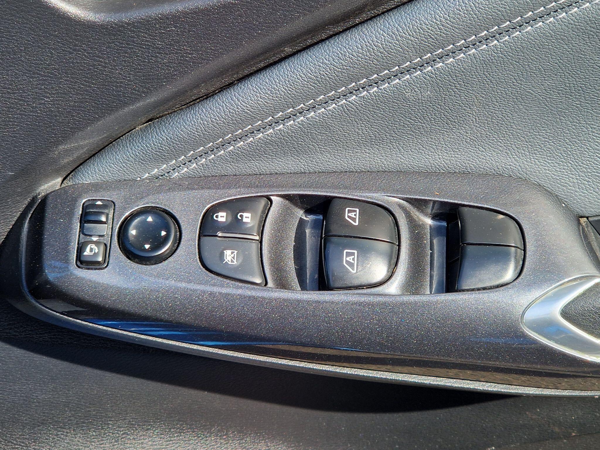 Nissan Juke - Image 30