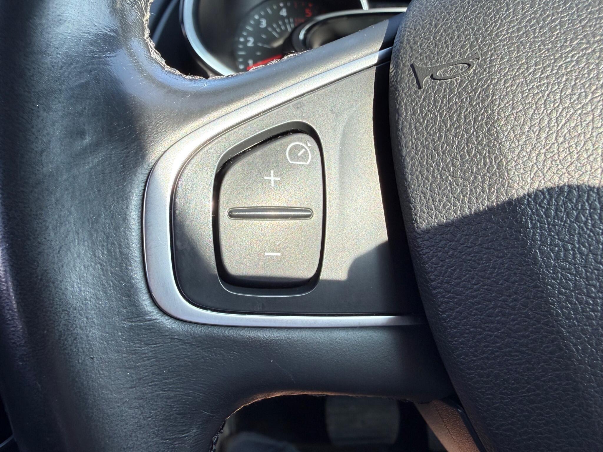 Renault Clio - Image 46