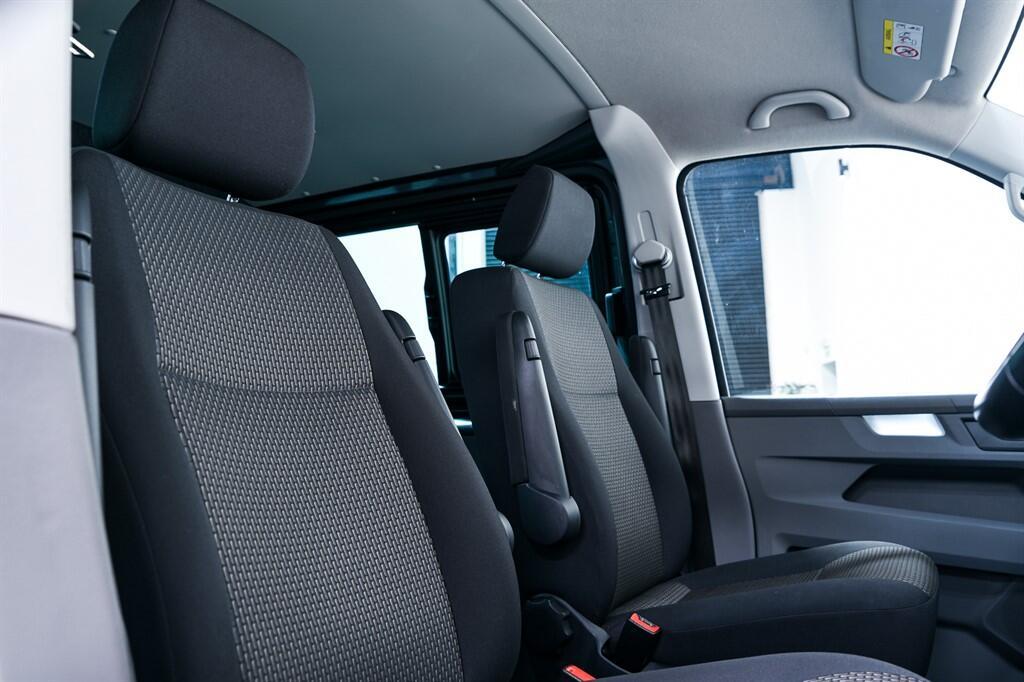 Volkswagen Transporter - Image 8
