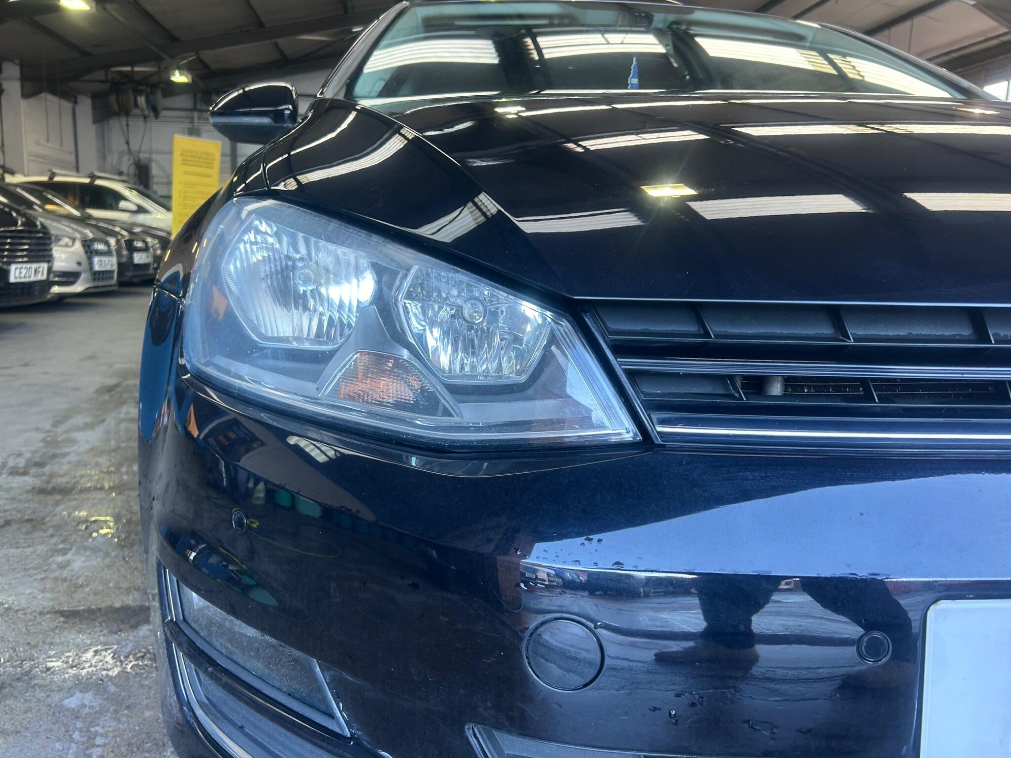 Volkswagen Golf - Image 14