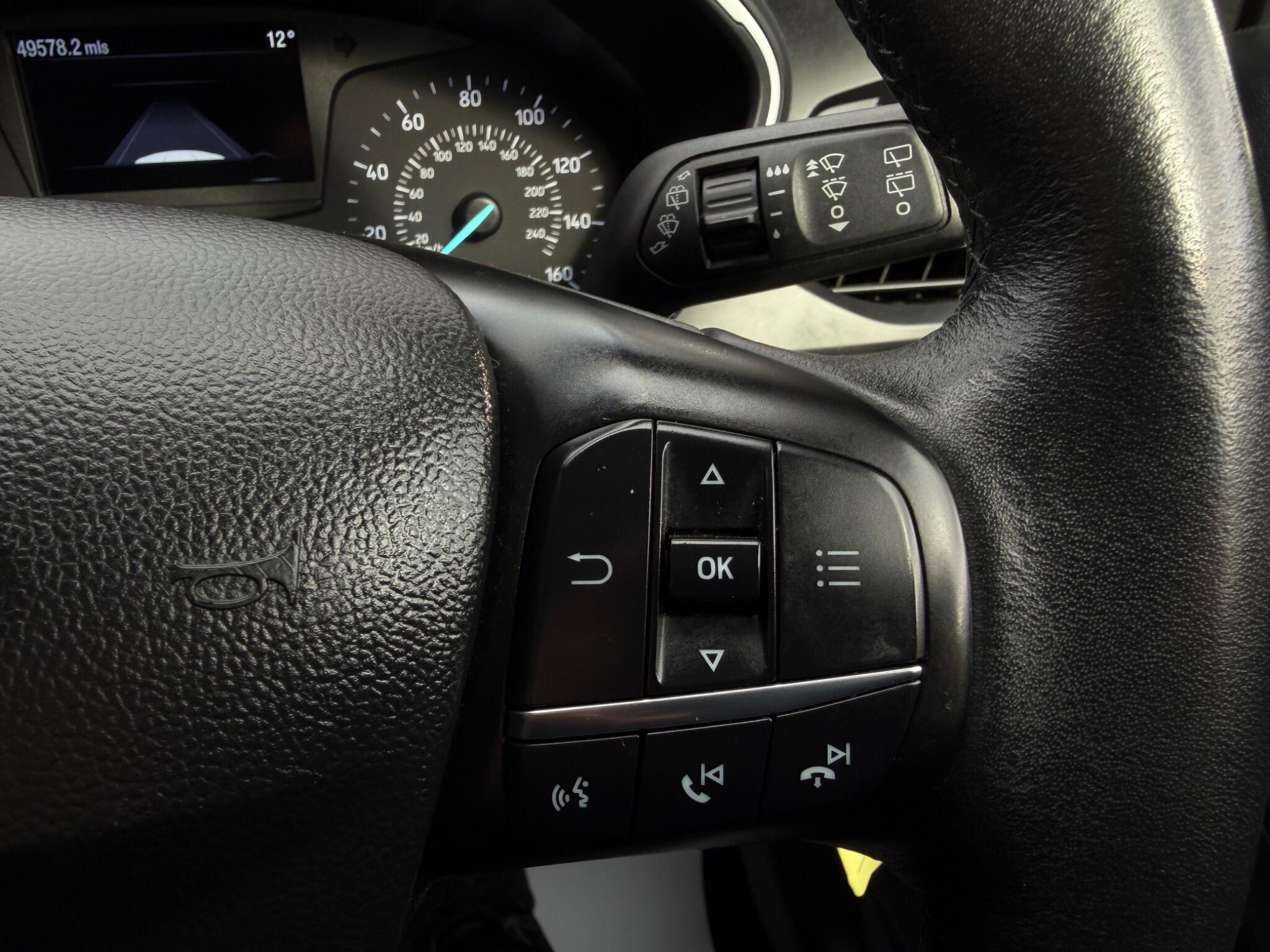 Ford Focus - Image 49