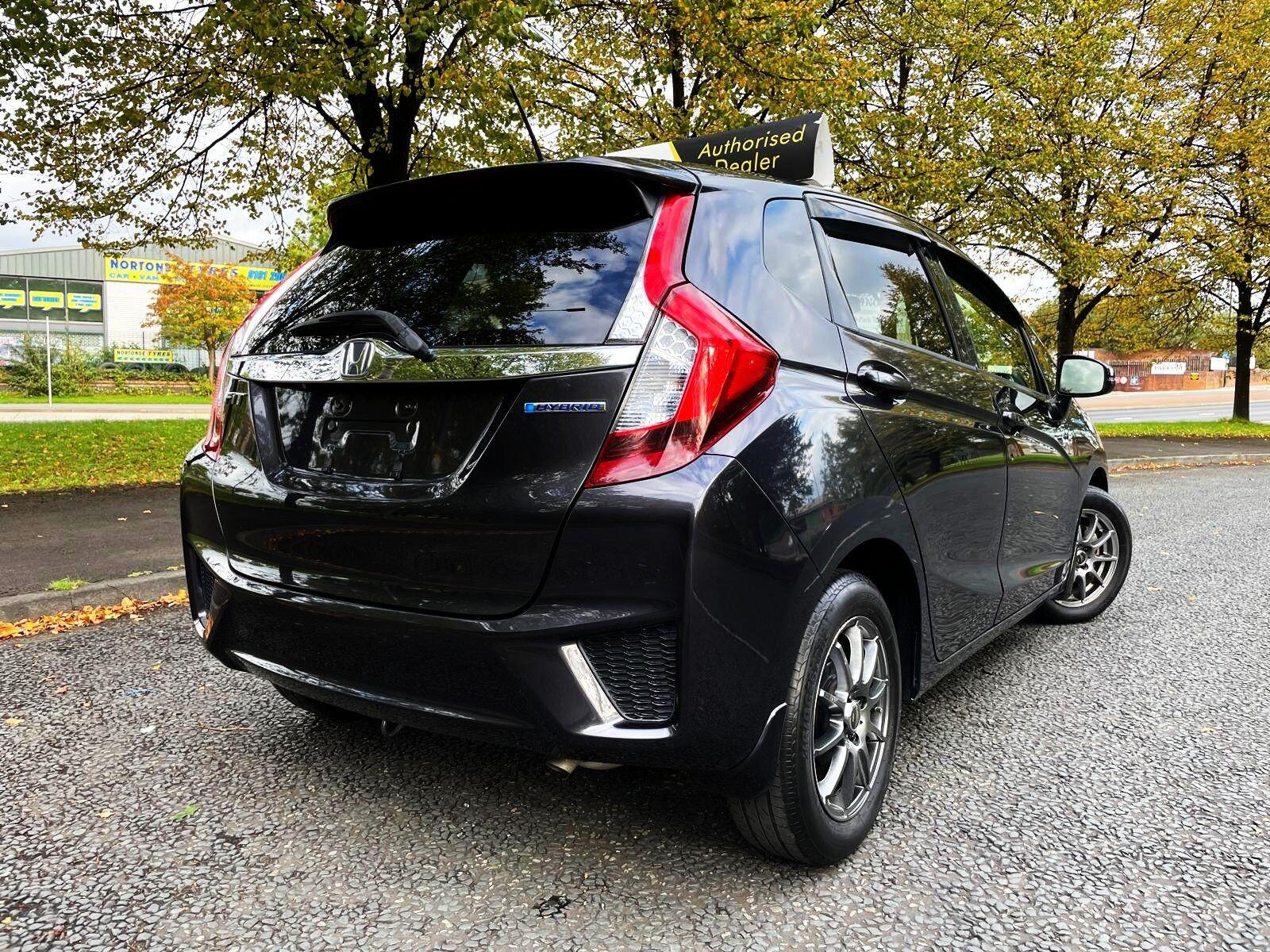 Honda FIT - Image 12