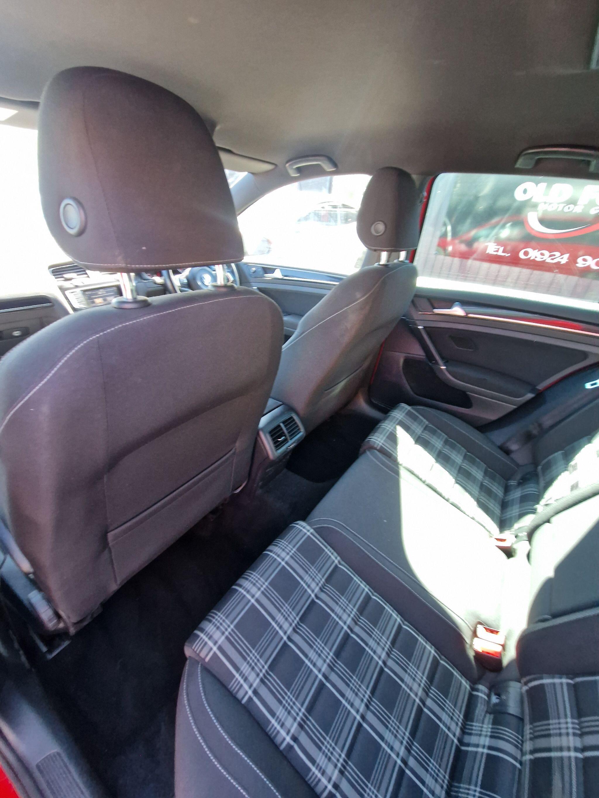 Volkswagen Golf - Image 39