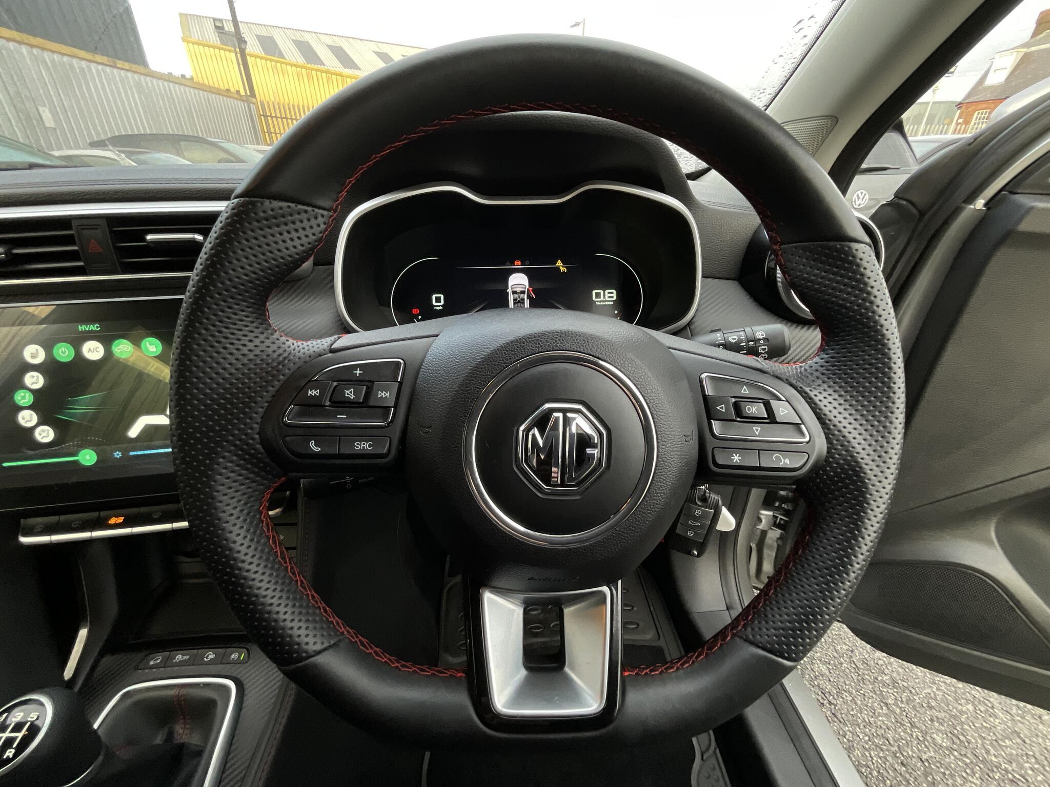 MG MG ZS - Image 19