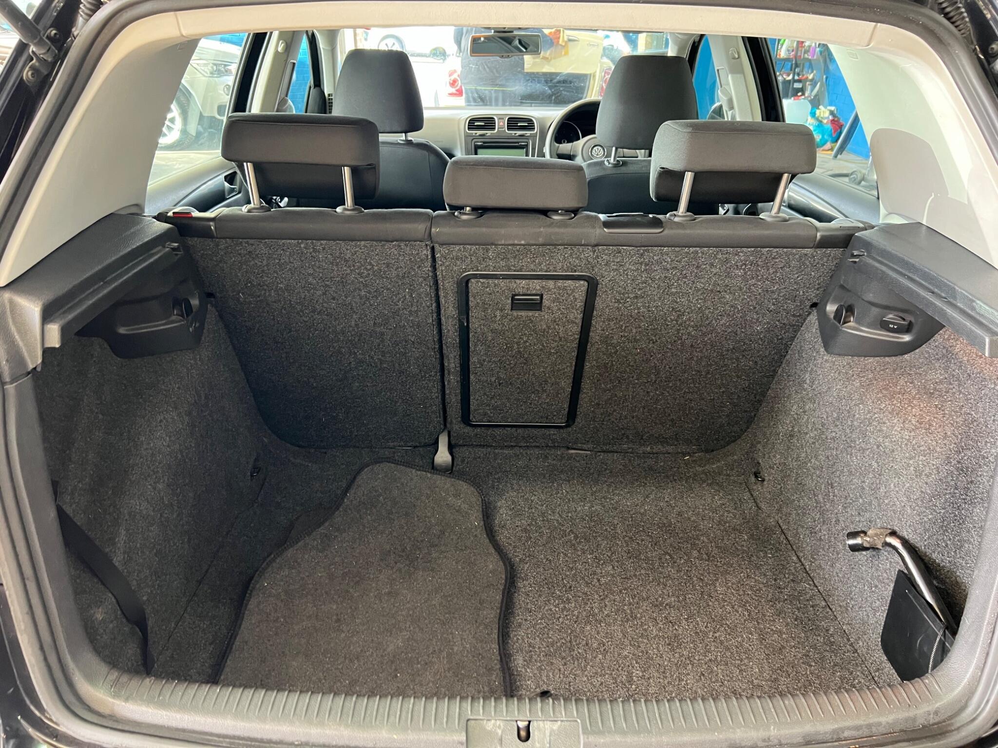 Volkswagen Golf - Image 26