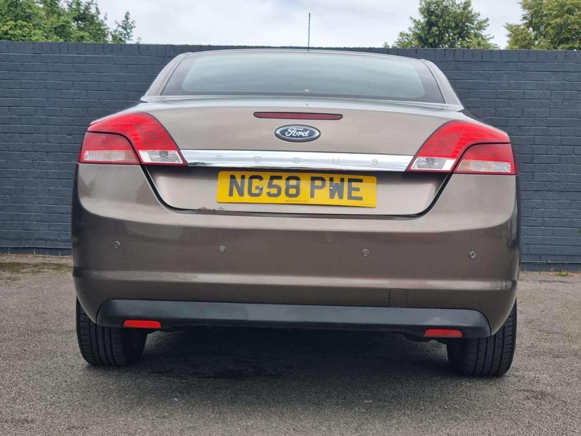 Ford Focus - Image 22