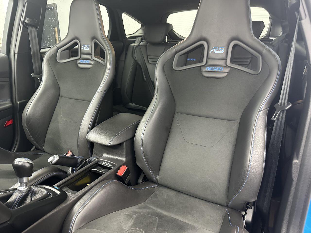 Ford Focus - Image 10