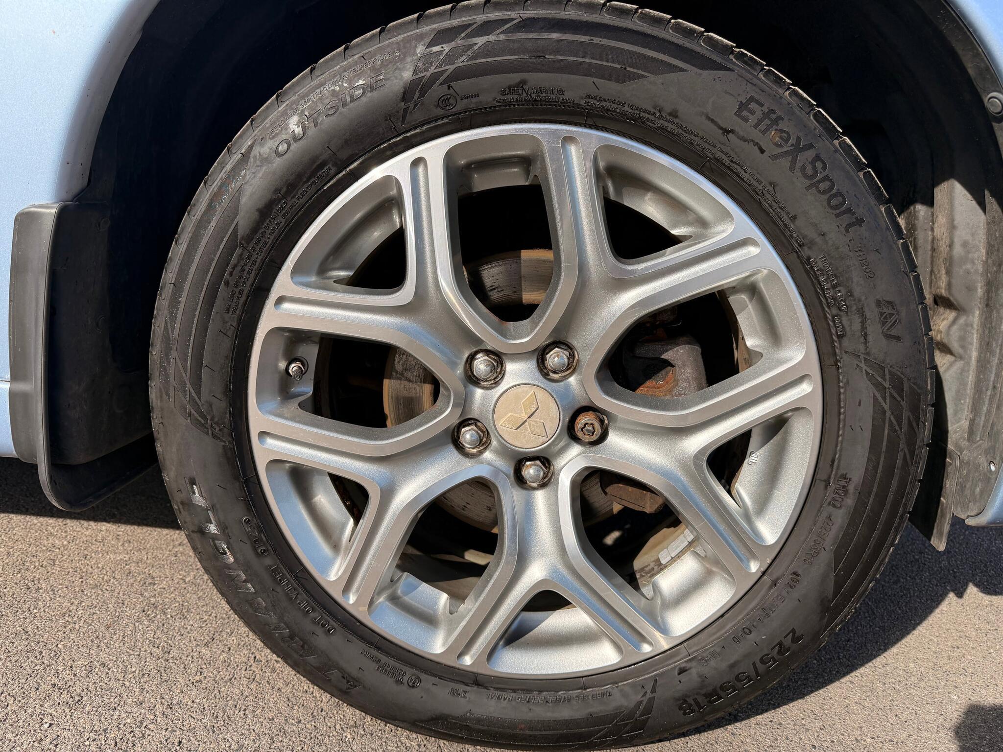 Mitsubishi Outlander - Image 15