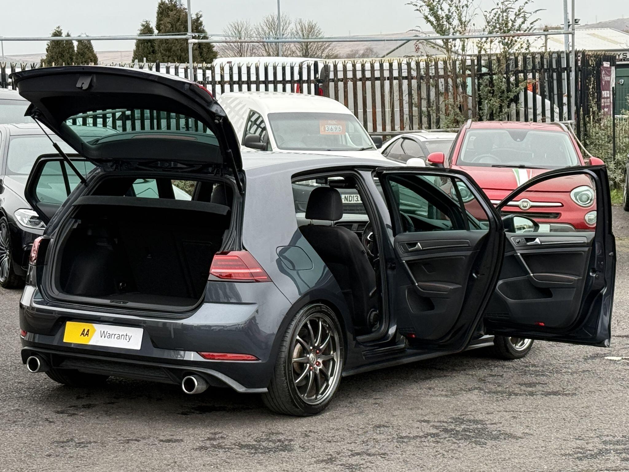 Volkswagen Golf - Image 2