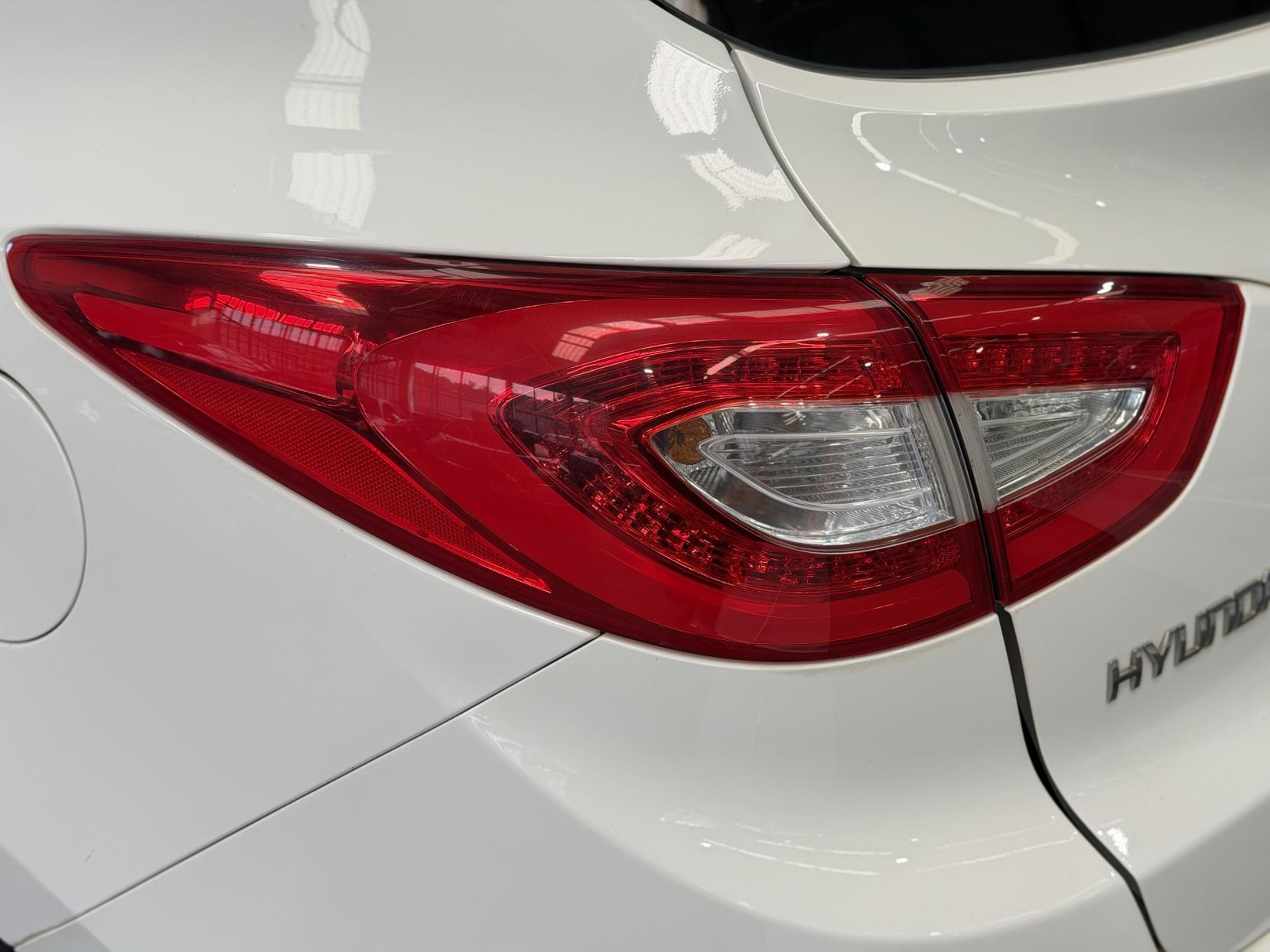 Hyundai ix35 - Image 11