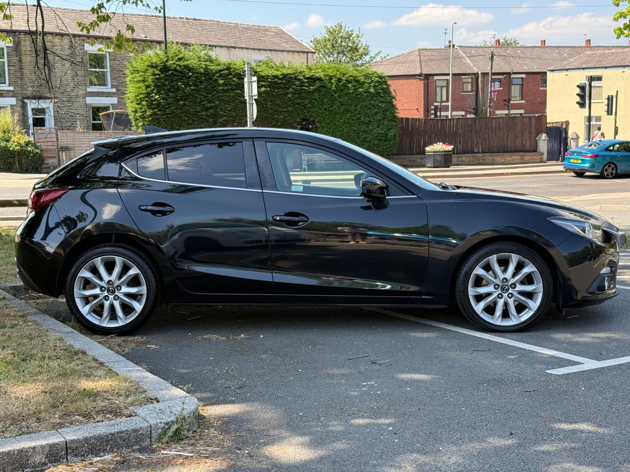 Mazda MAZDA3 - Image 8