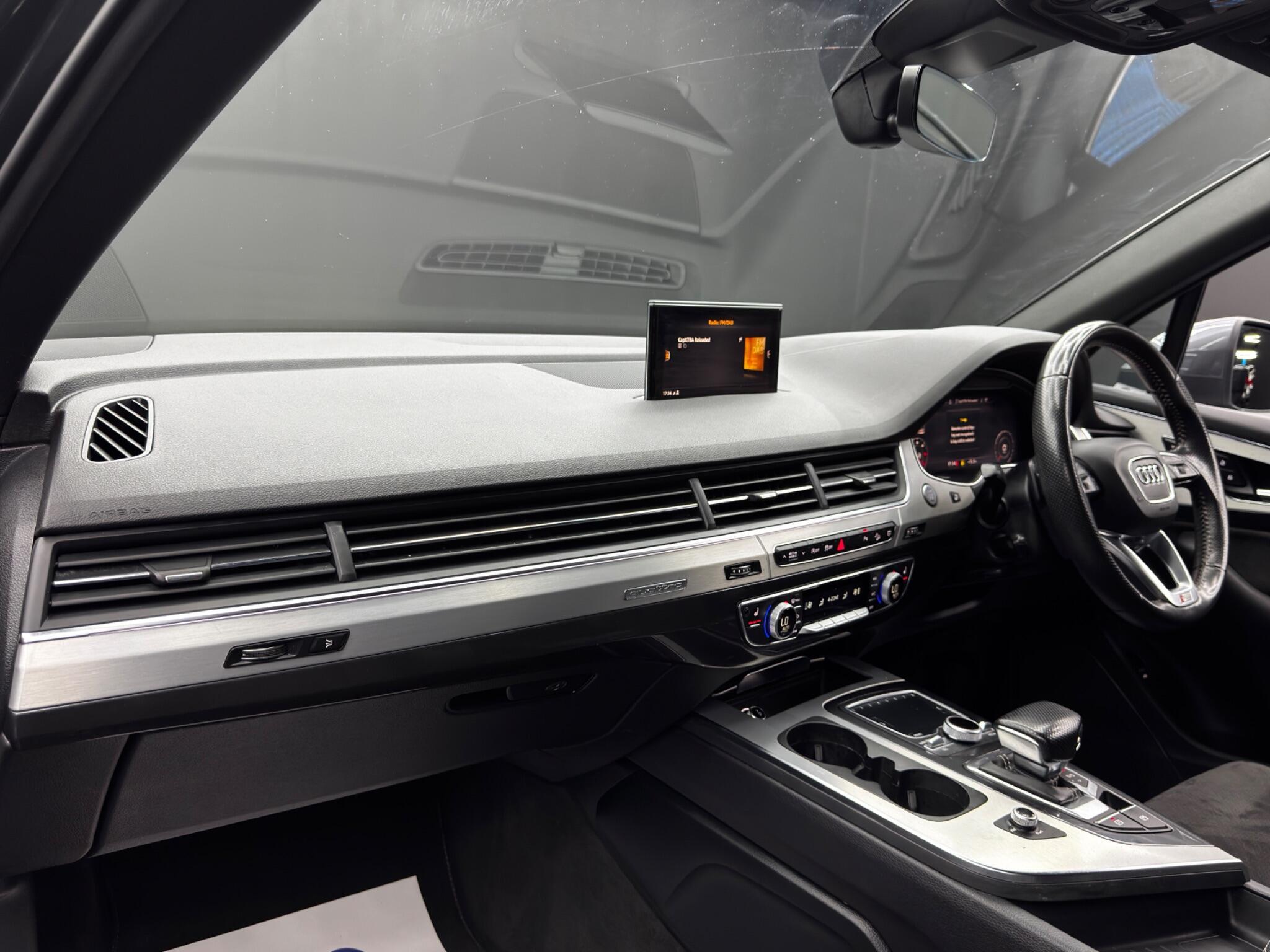Audi Q7 - Image 11