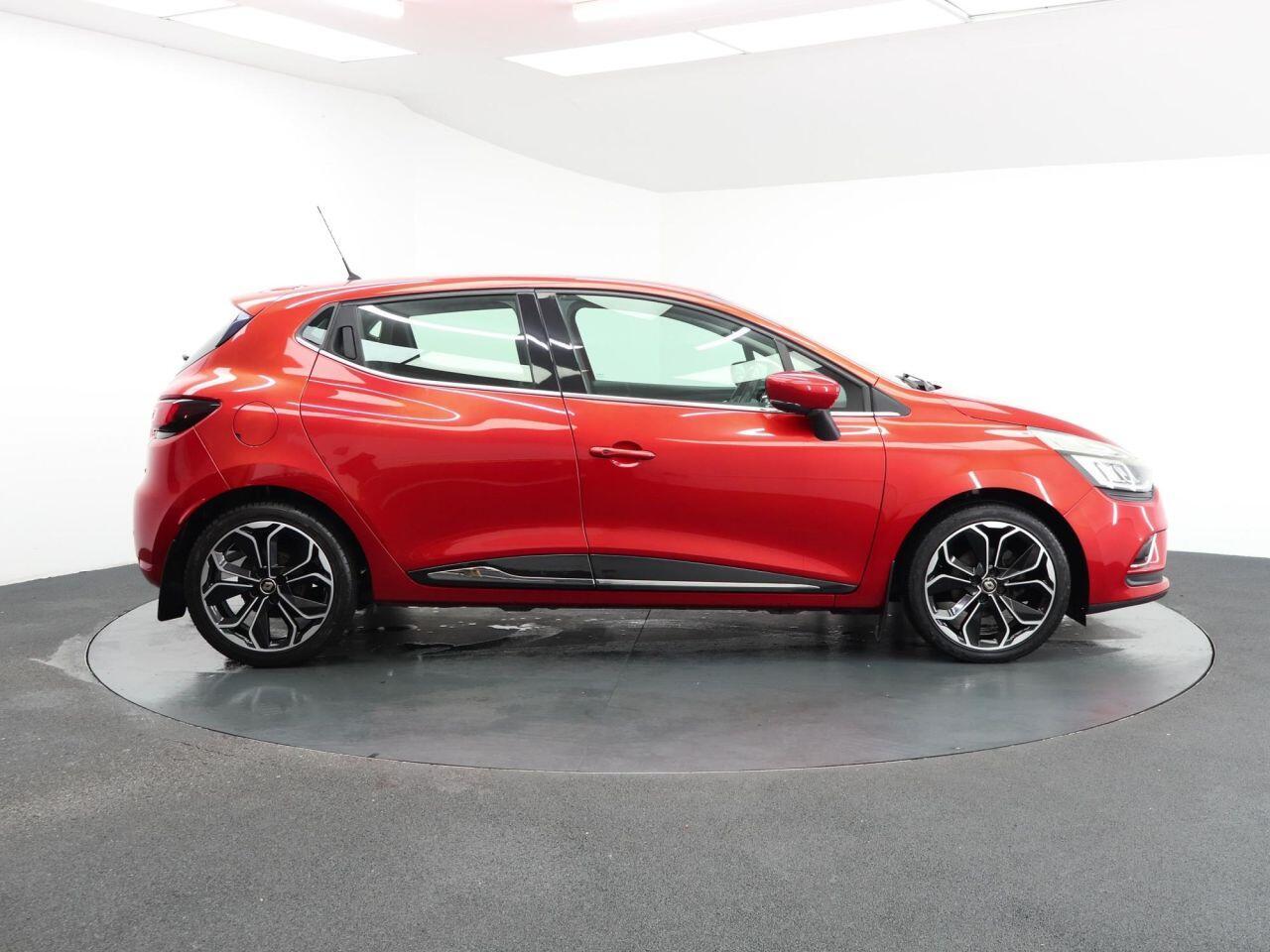 Renault Clio - Image 8