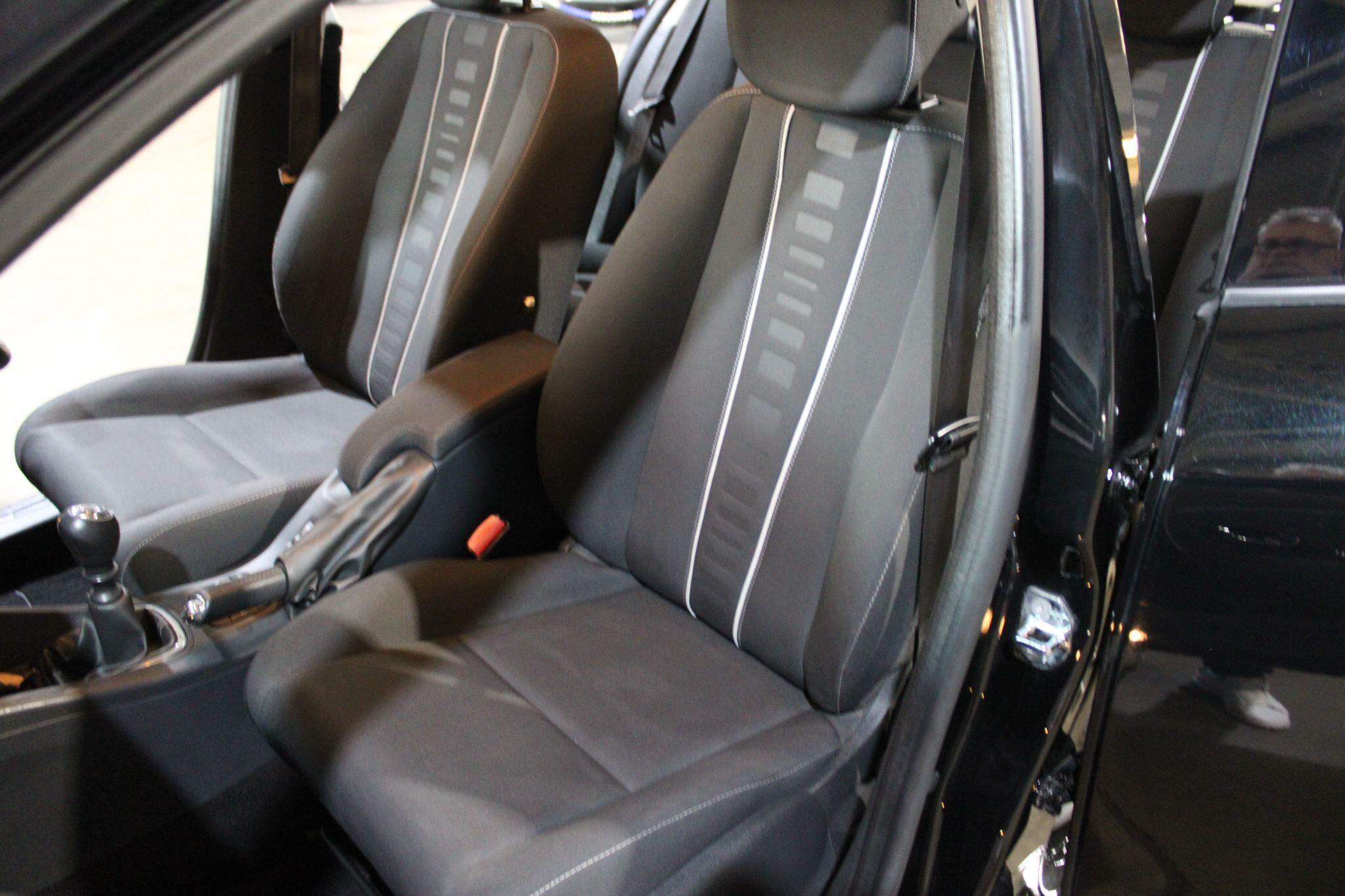 Renault Megane - Image 15