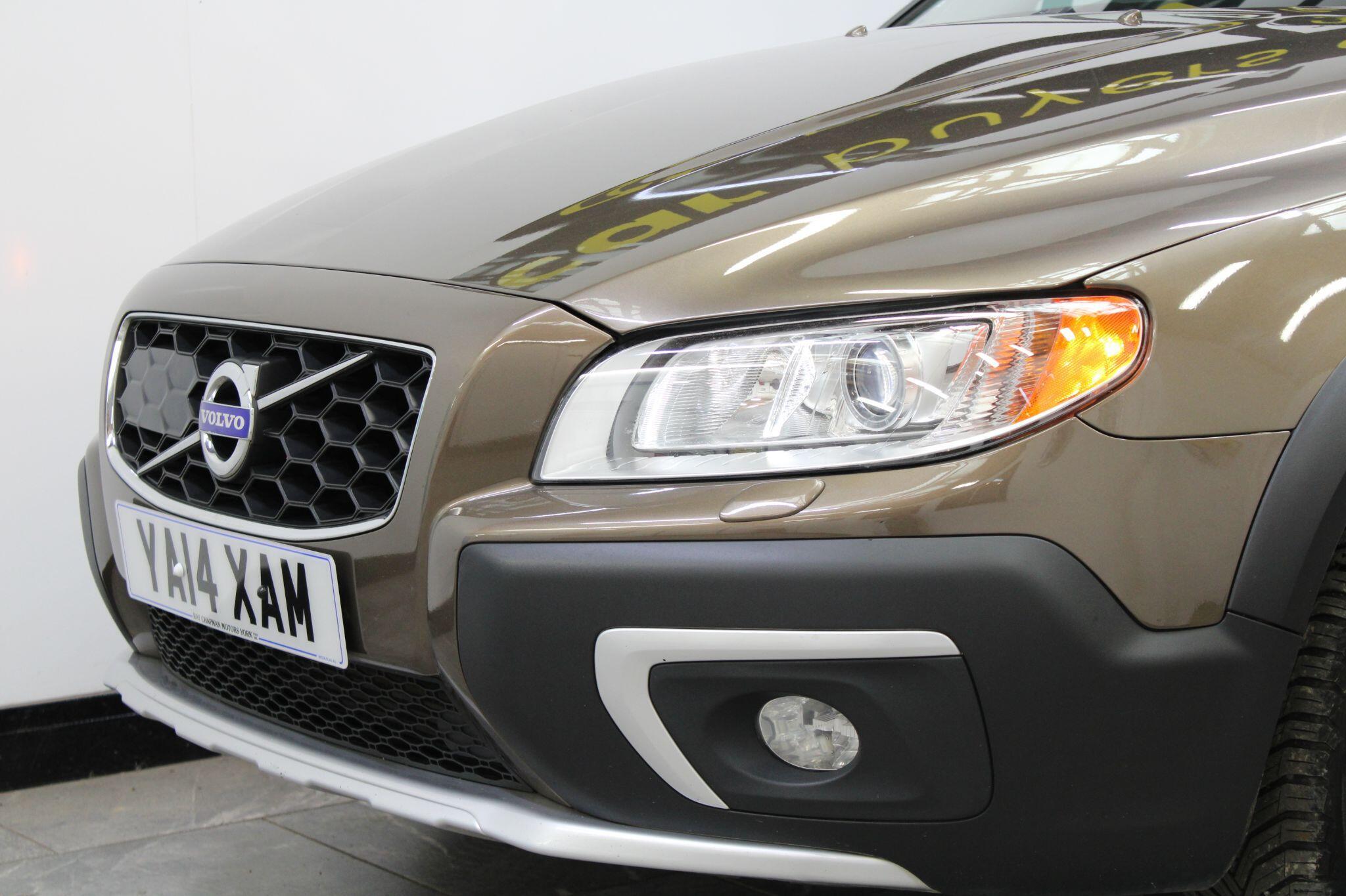 Volvo XC70 - Image 25