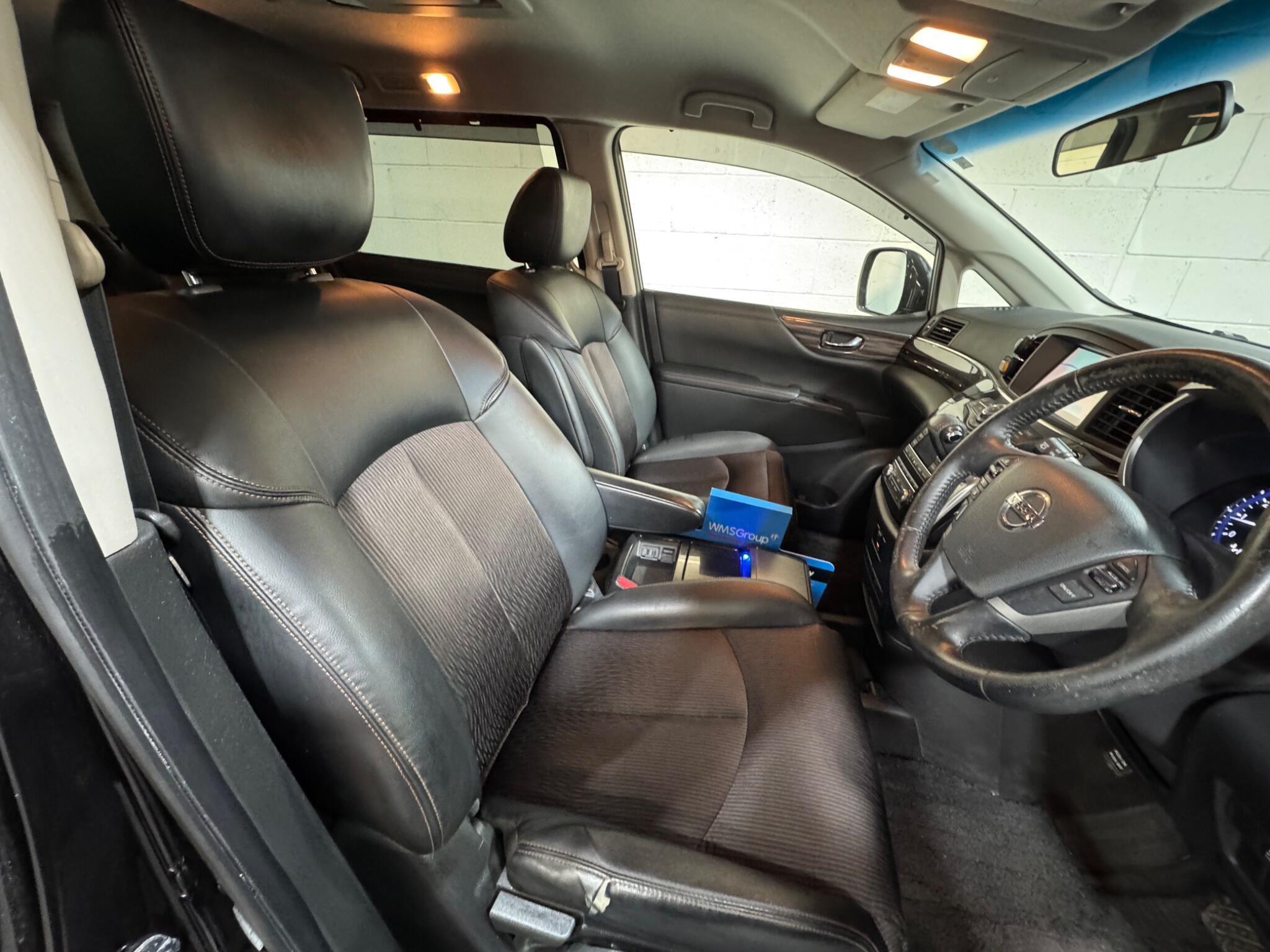 Nissan Elgrand - Image 8