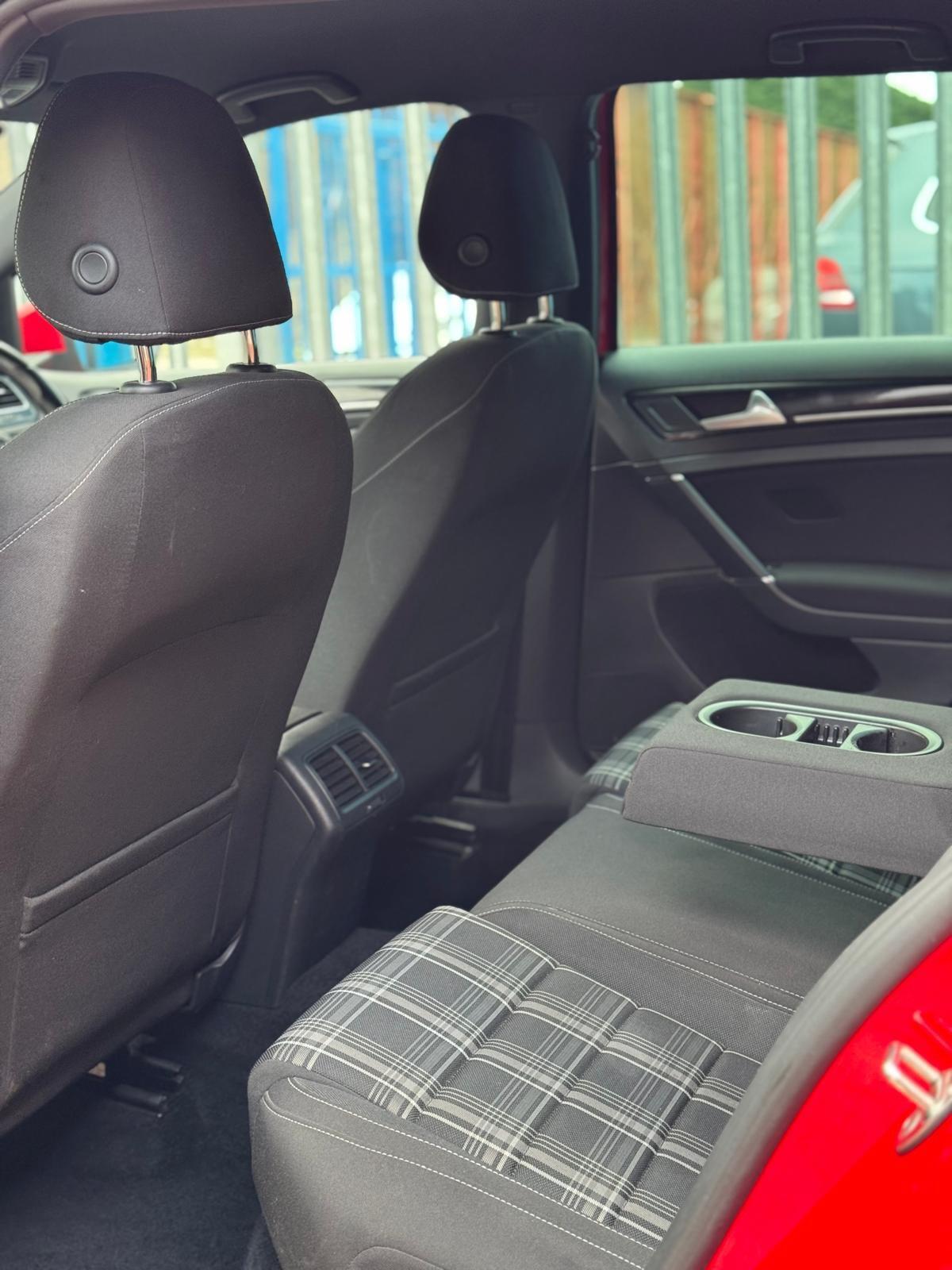 Volkswagen Golf - Image 35