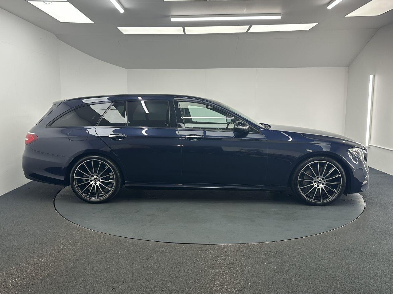 Mercedes-benz E-CLASS - Image 11