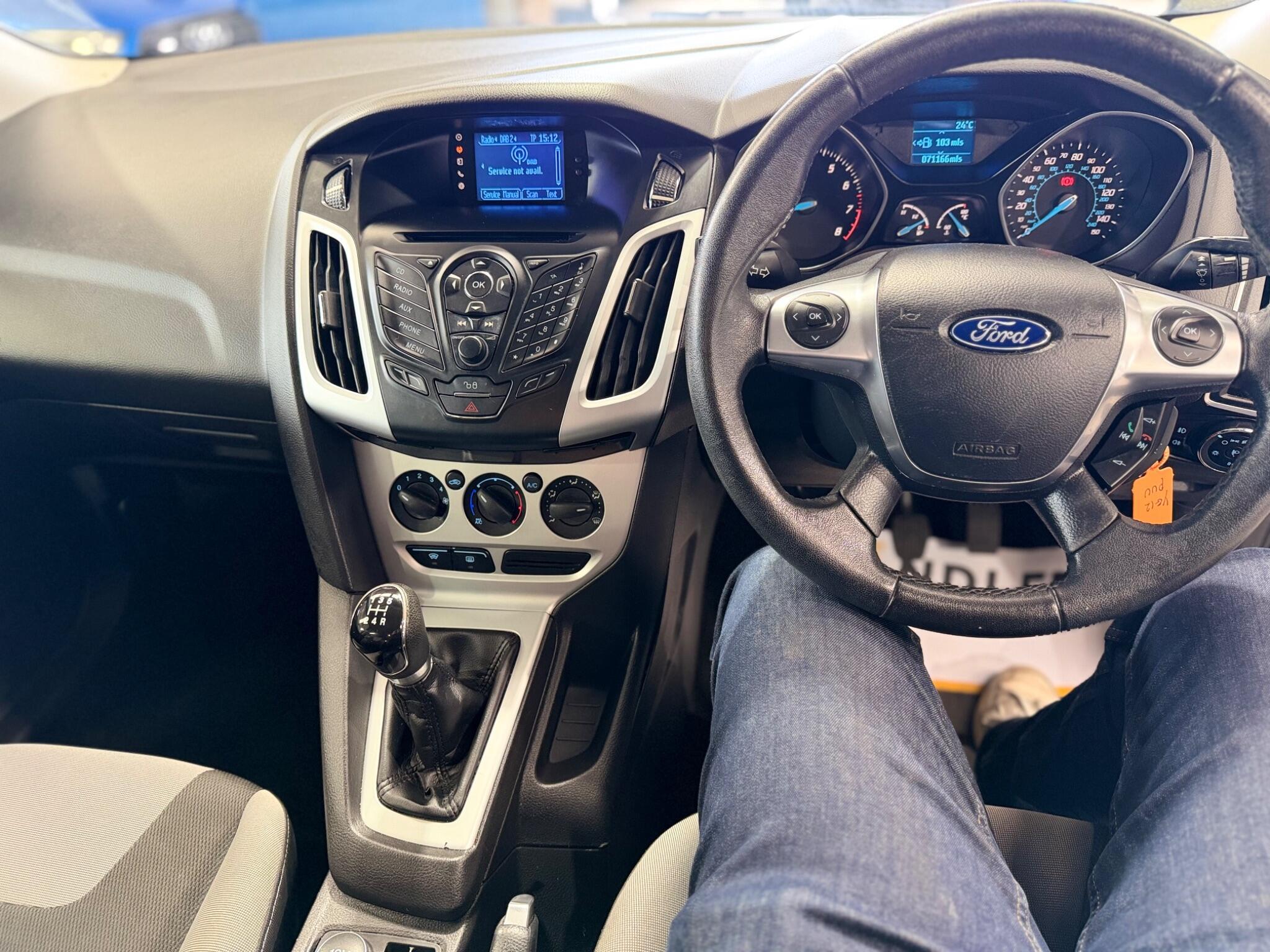 Ford Focus - Image 29