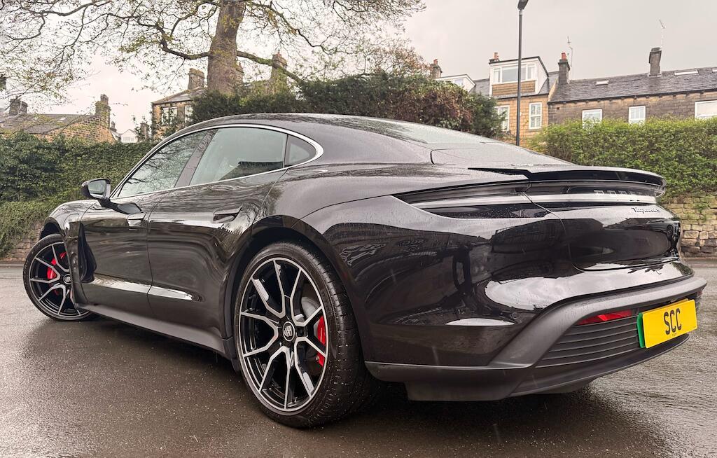 Porsche Taycan - Image 9