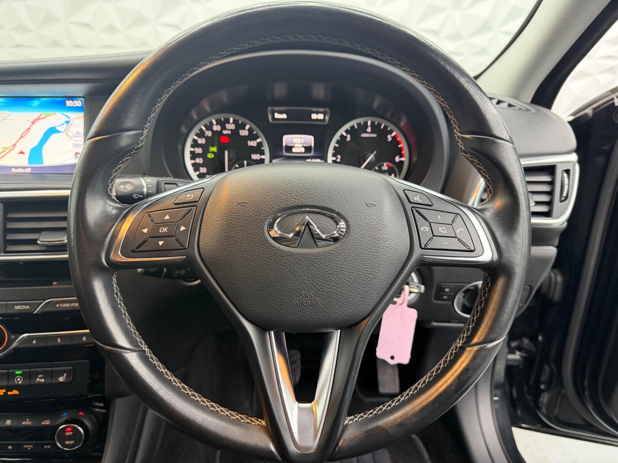 Infiniti Q30 - Image 21