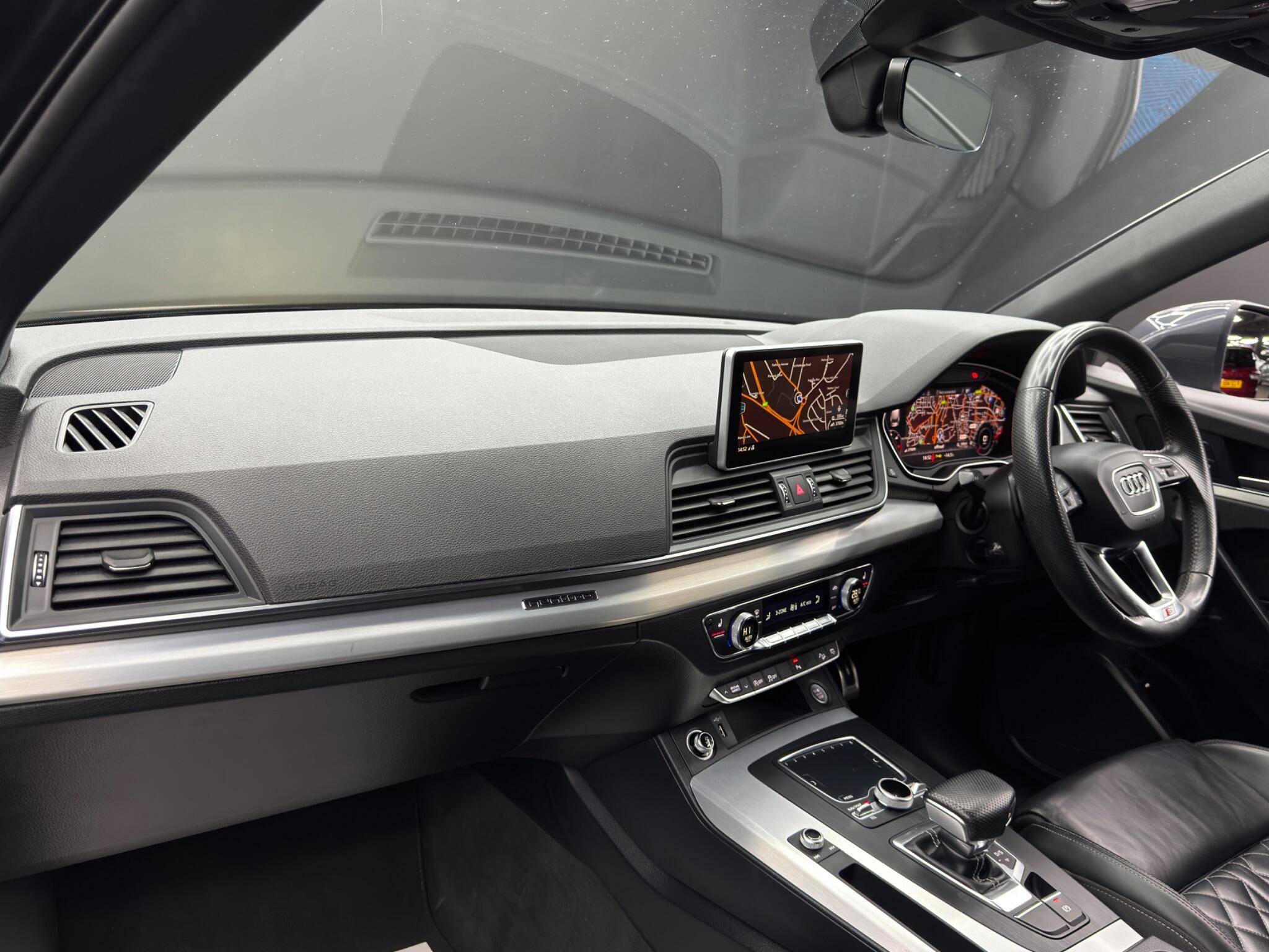 Audi Q5 - Image 11