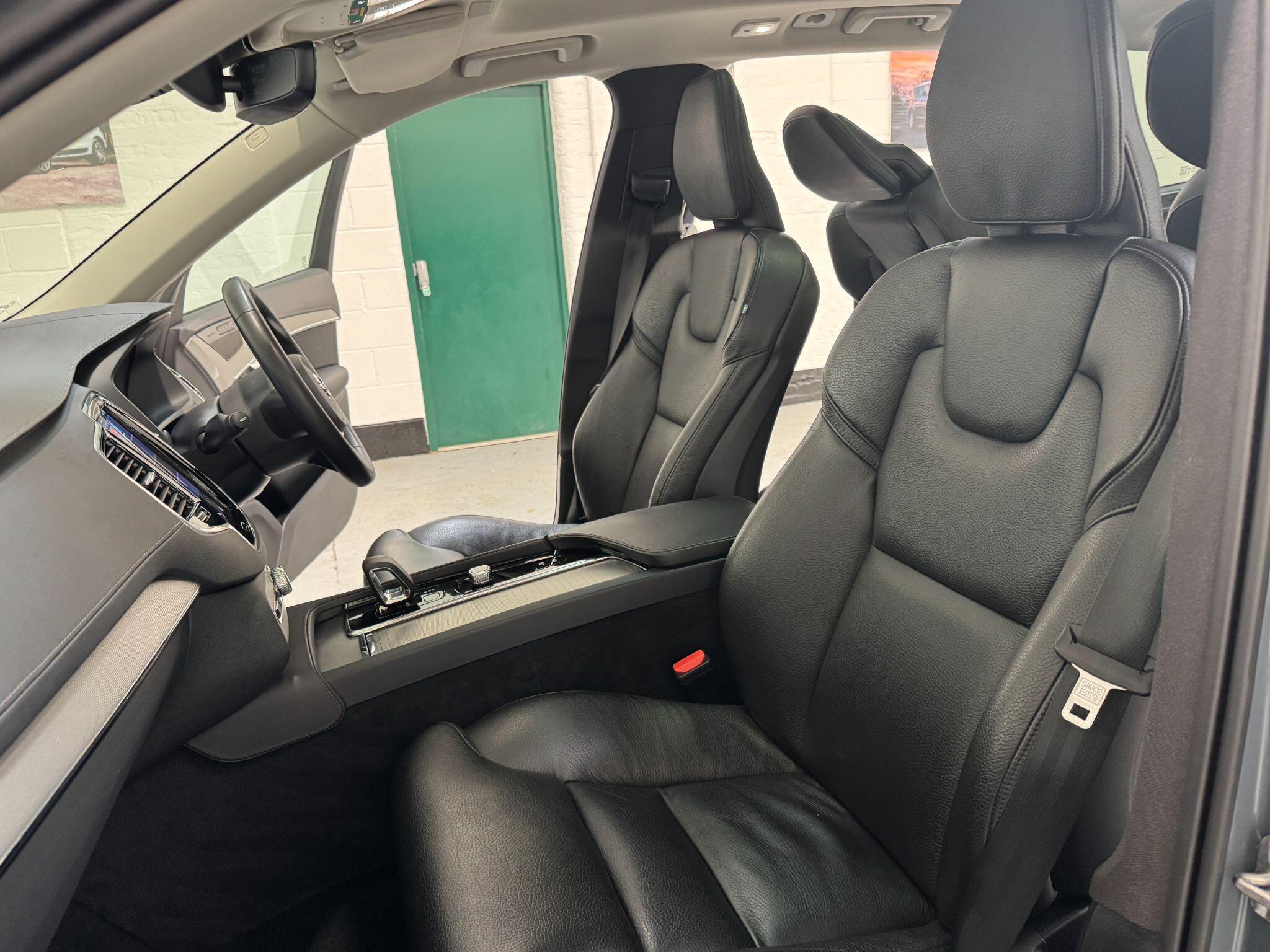 Volvo XC90 - Image 57