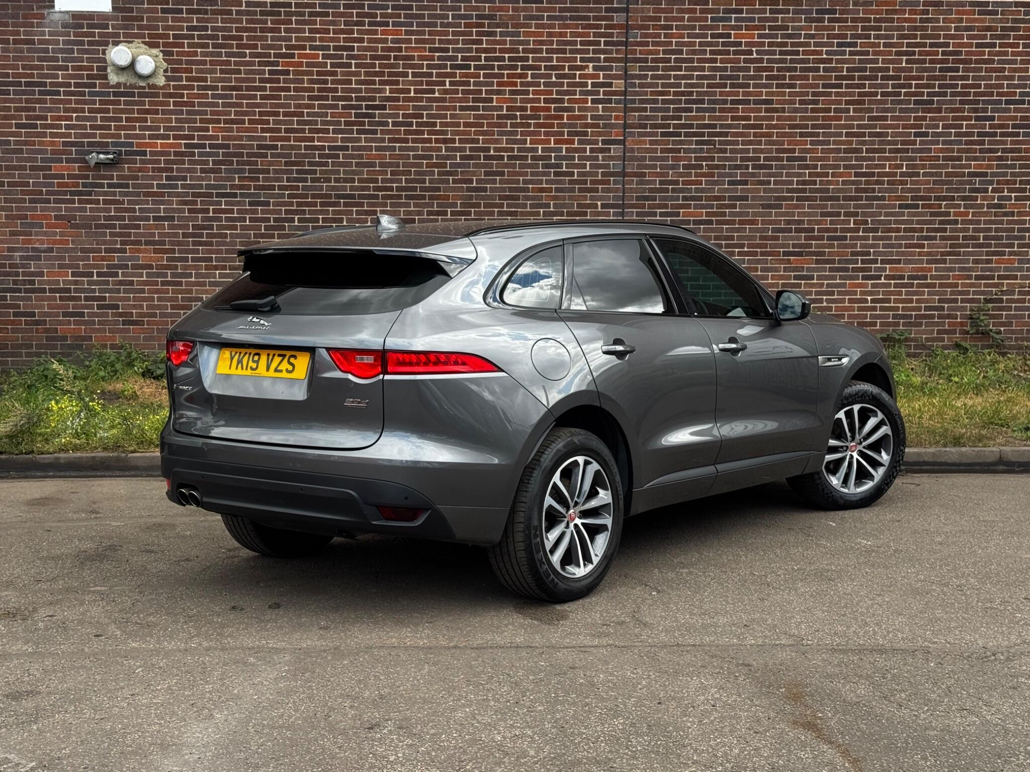 Jaguar F-Pace - Image 12