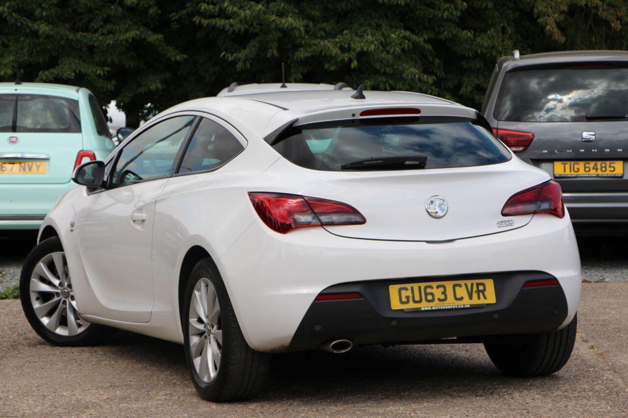 Vauxhall Astra GTC - Image 6