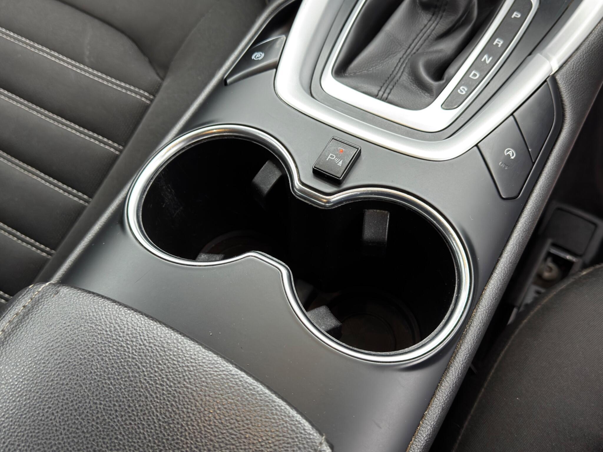 Ford Mondeo - Image 24