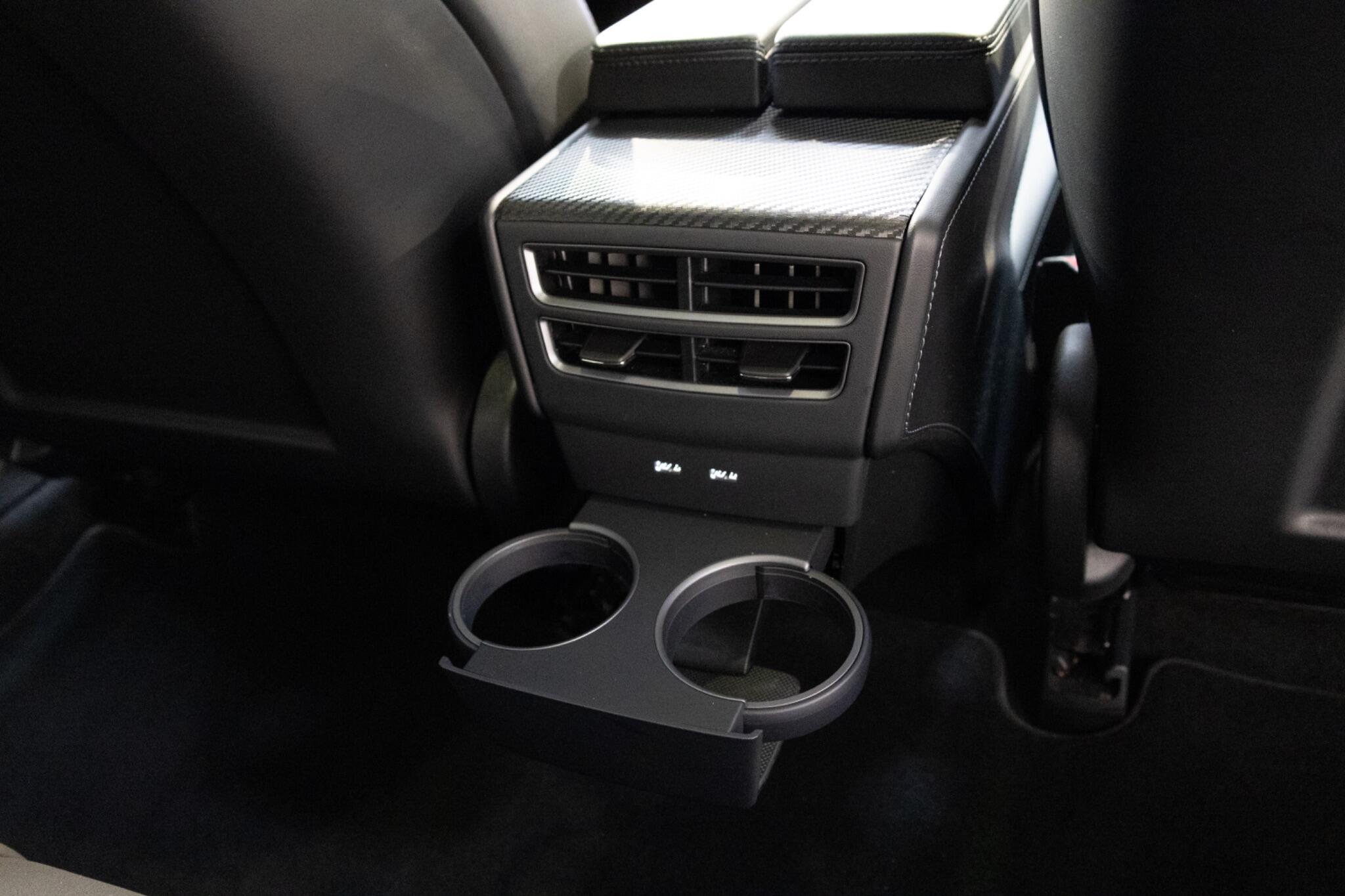 Tesla Model S - Image 32