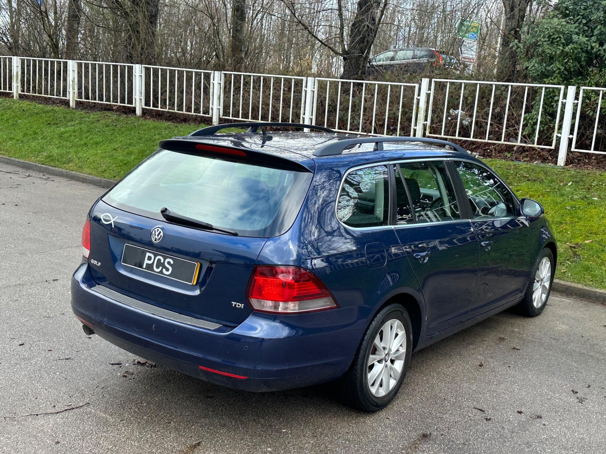 Volkswagen Golf - Image 18